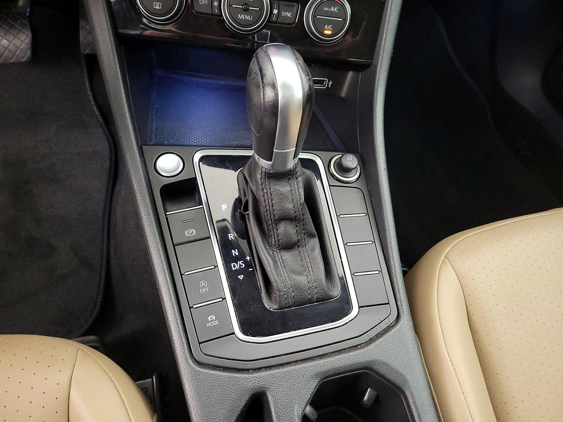 Thumbnail: 2019 Volkswagen Jetta - 16