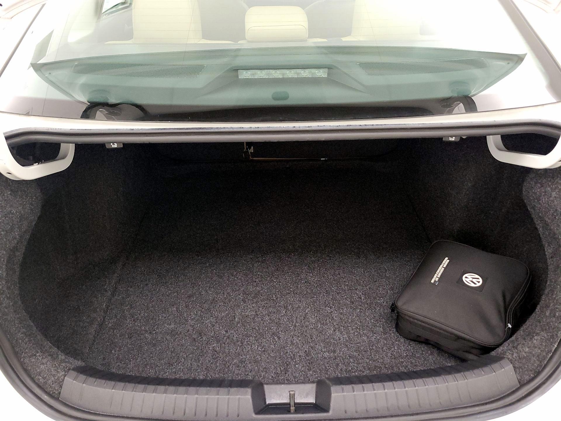 Thumbnail: 2019 Volkswagen Jetta - 18