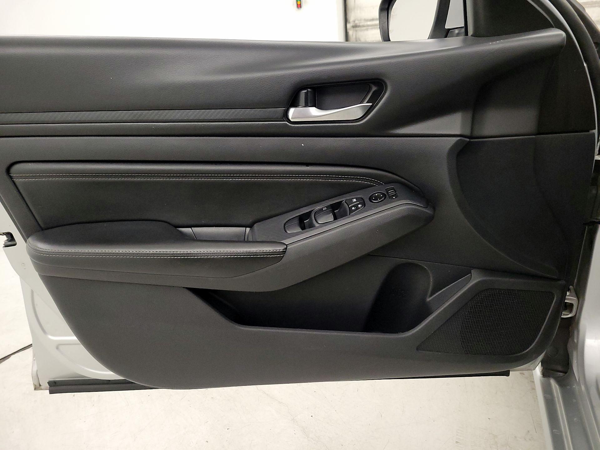 Thumbnail: 2019 Nissan Altima - 12