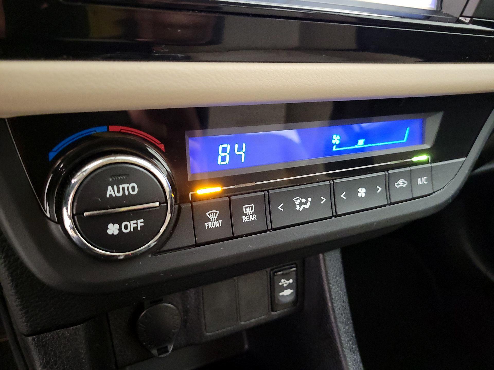 Thumbnail: 2015 Toyota Corolla - 15