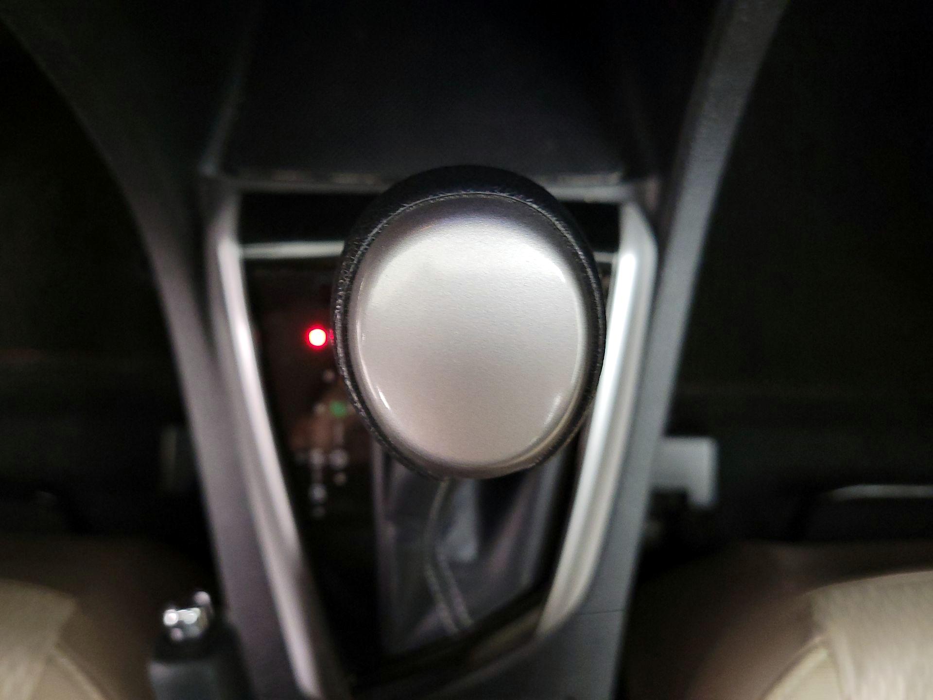 Thumbnail: 2015 Toyota Corolla - 16