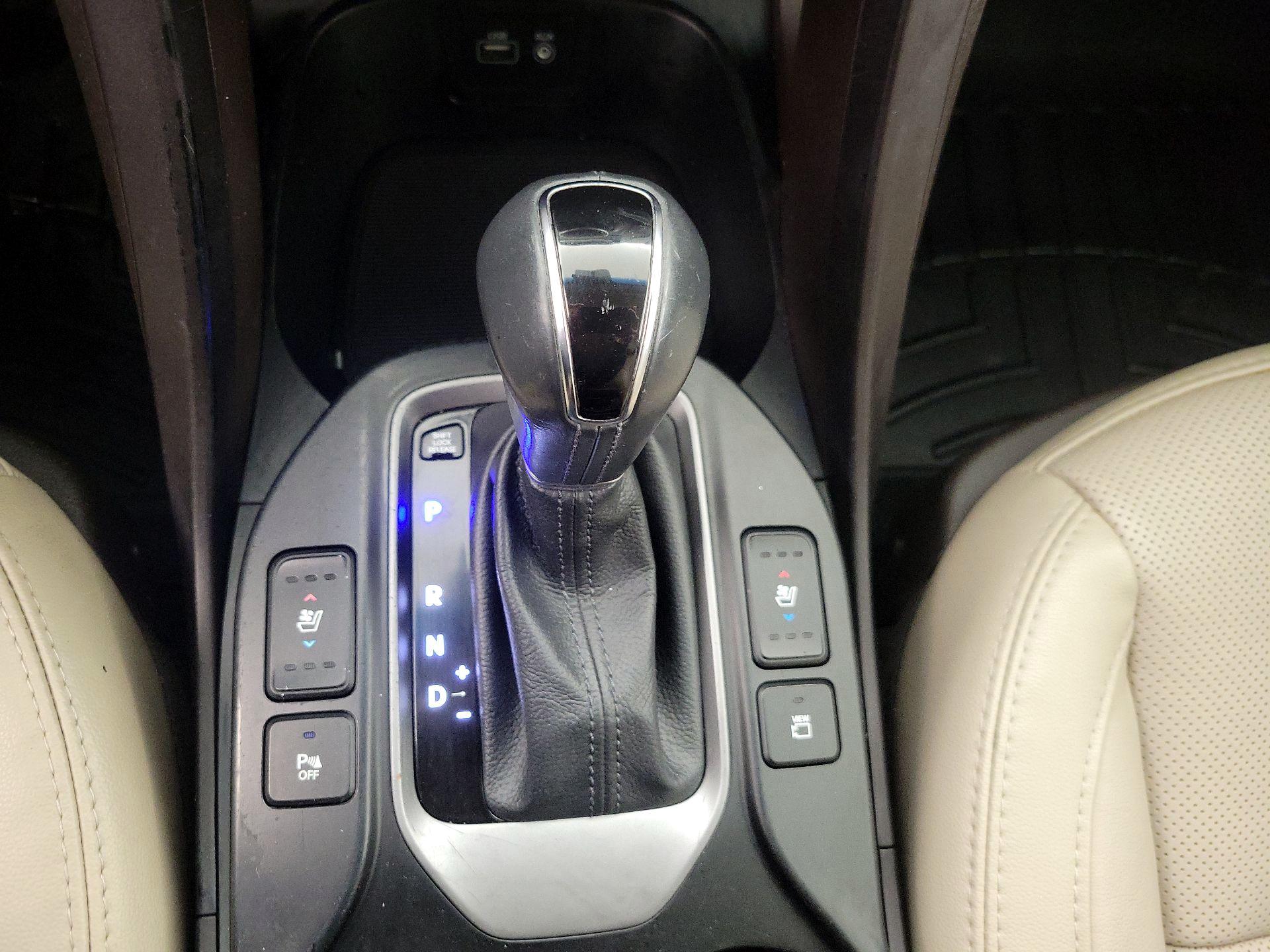 Thumbnail: 2017 Hyundai Santa Fe - 17