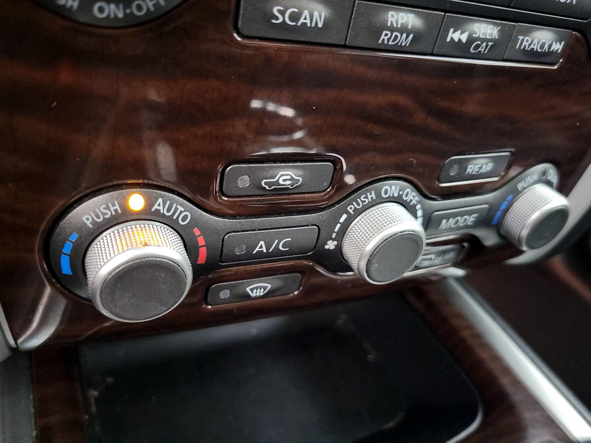 Thumbnail: 2014 Nissan Pathfinder - 15