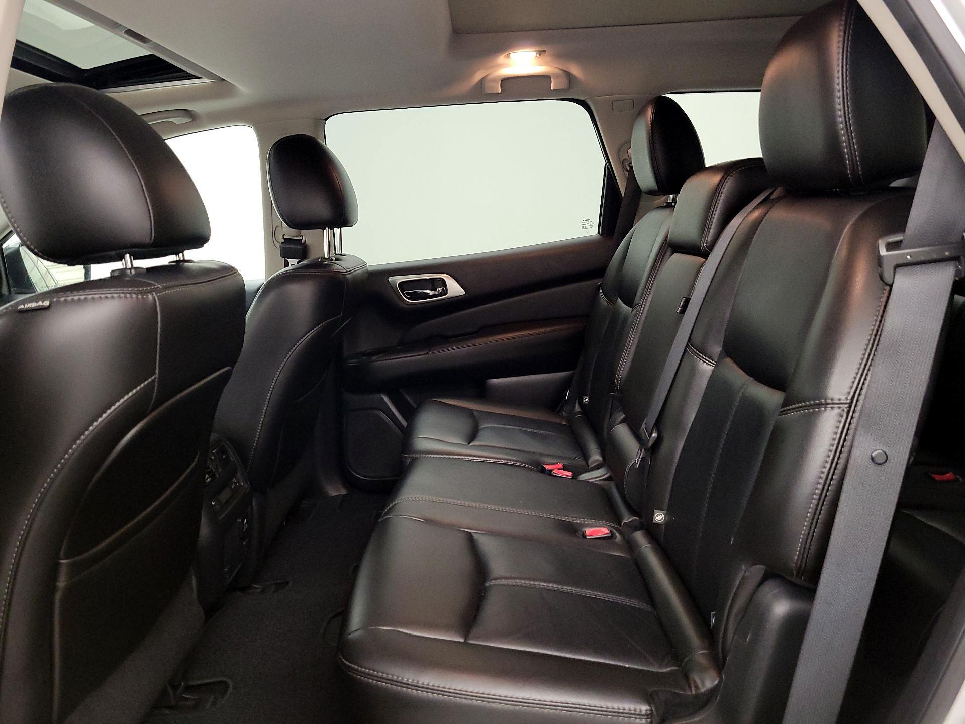 Thumbnail: 2014 Nissan Pathfinder - 17