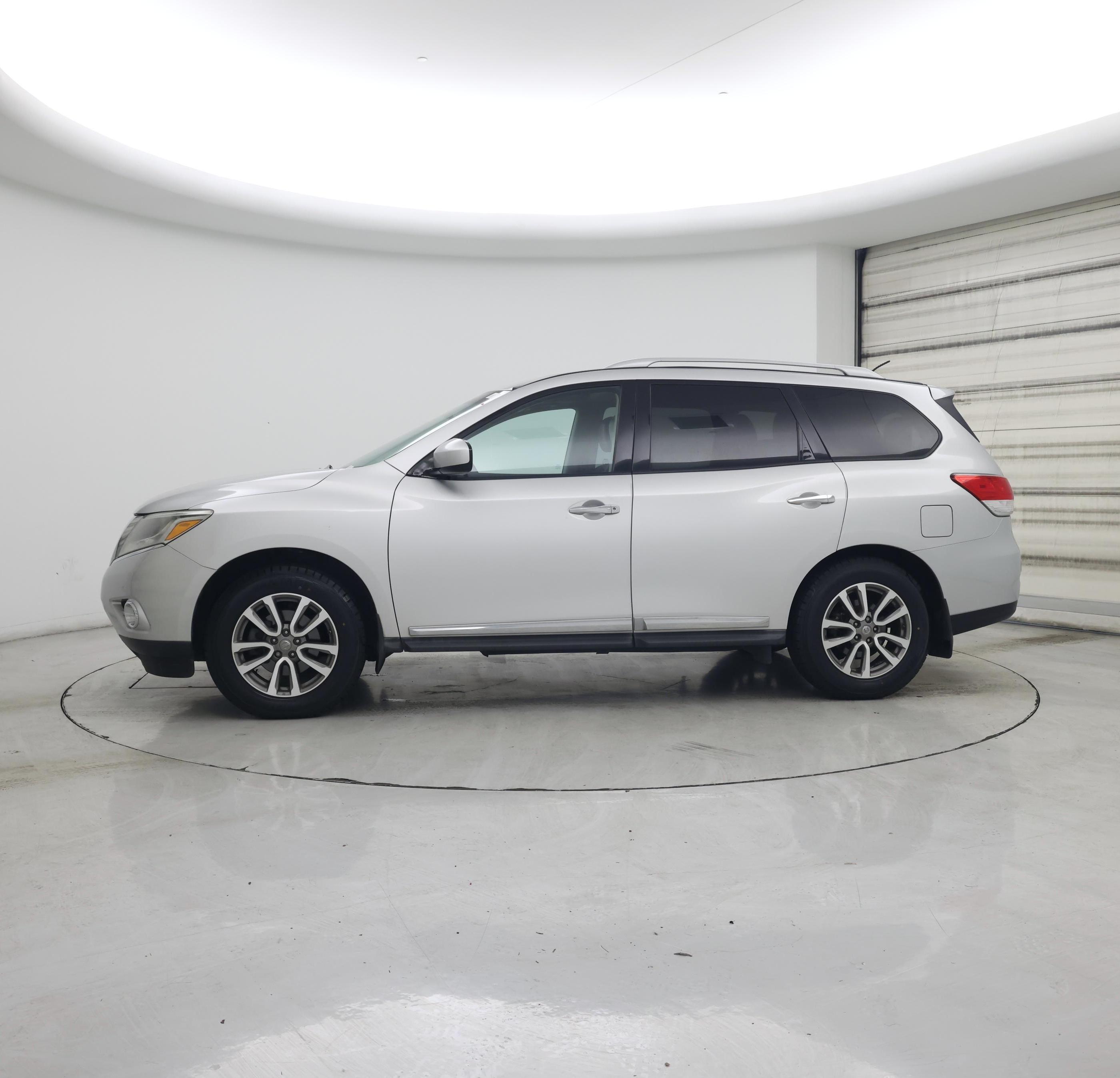 Thumbnail: 2014 Nissan Pathfinder - 3