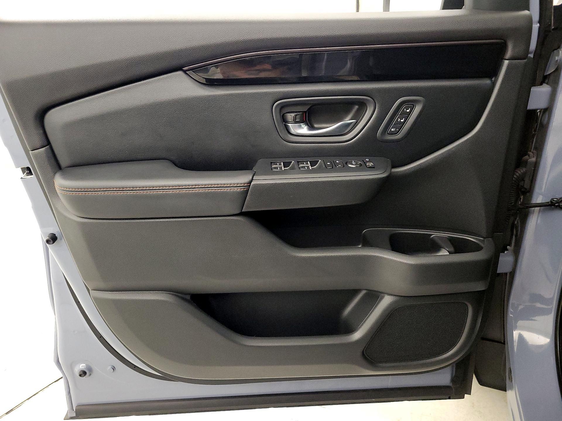 Thumbnail: 2023 Honda Pilot - 12