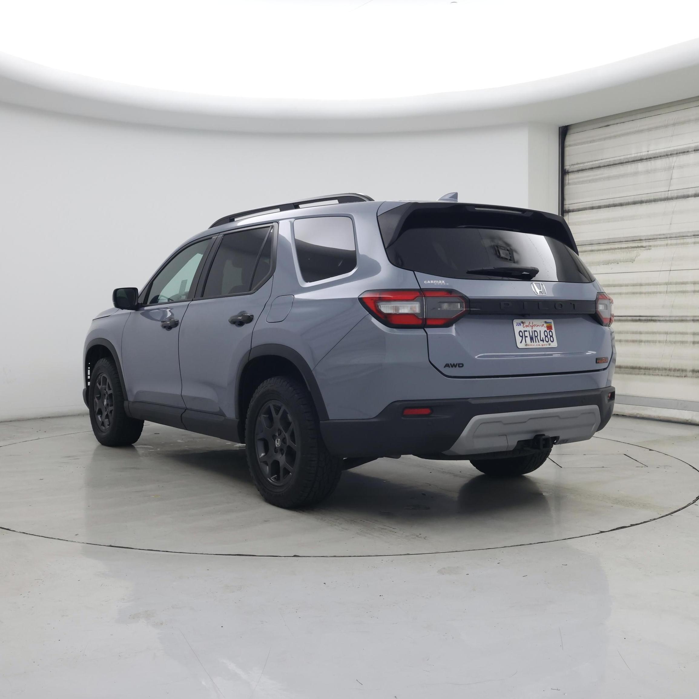 Thumbnail: 2023 Honda Pilot - 2