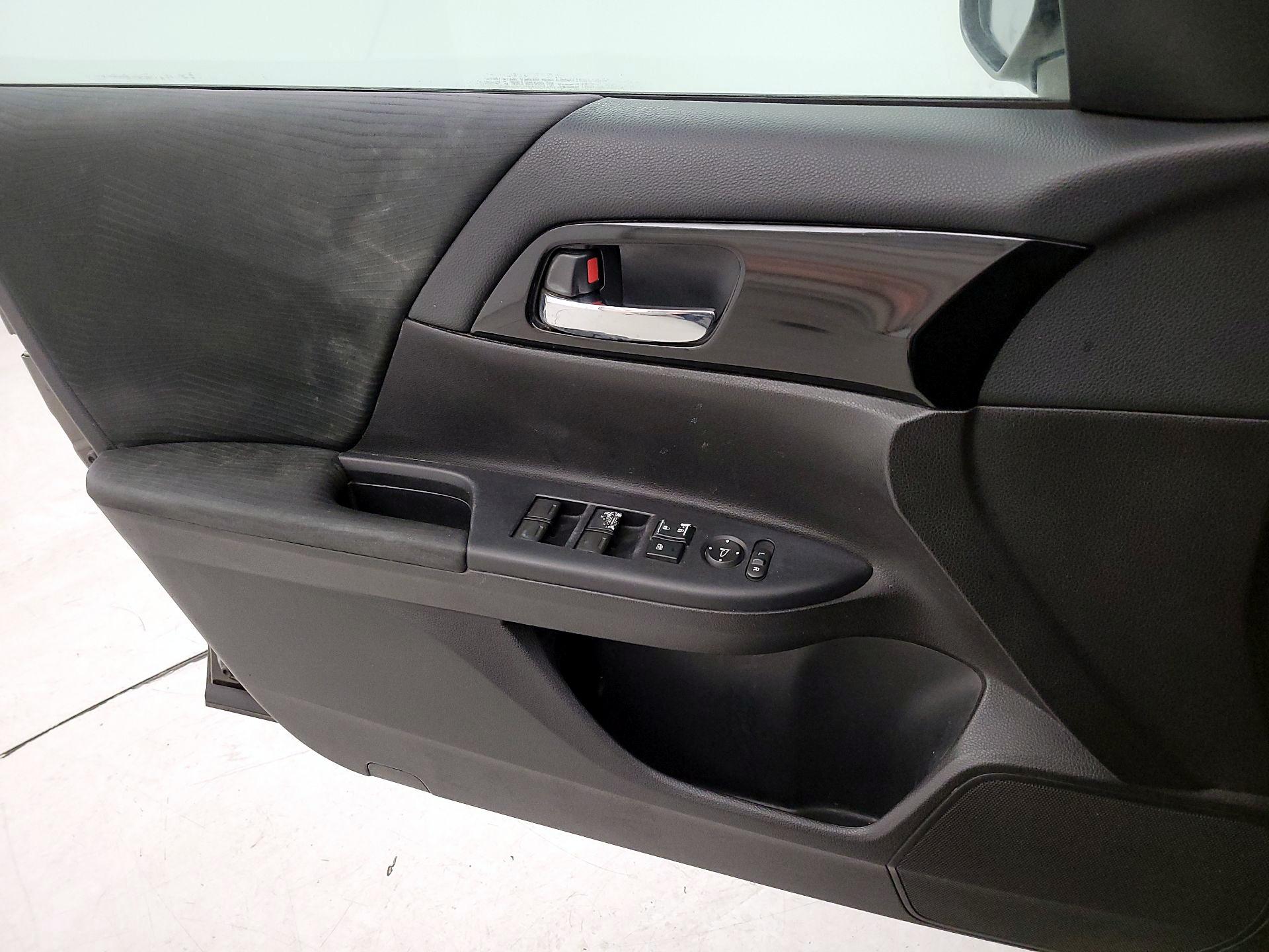 Thumbnail: 2017 Honda Accord - 12