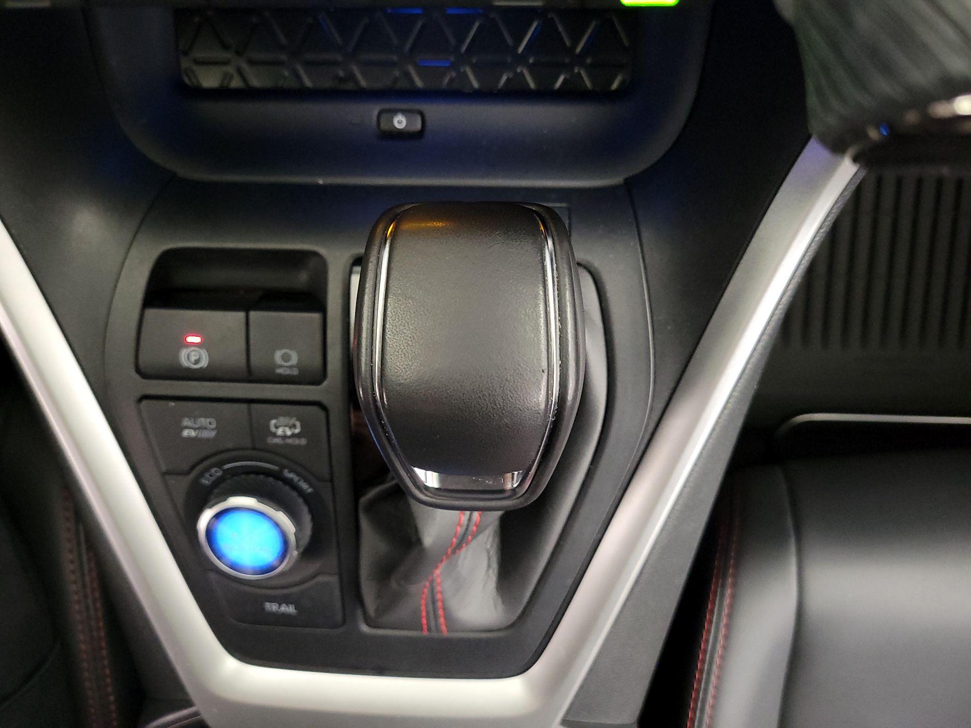 Thumbnail: 2023 Toyota RAV4 - 17