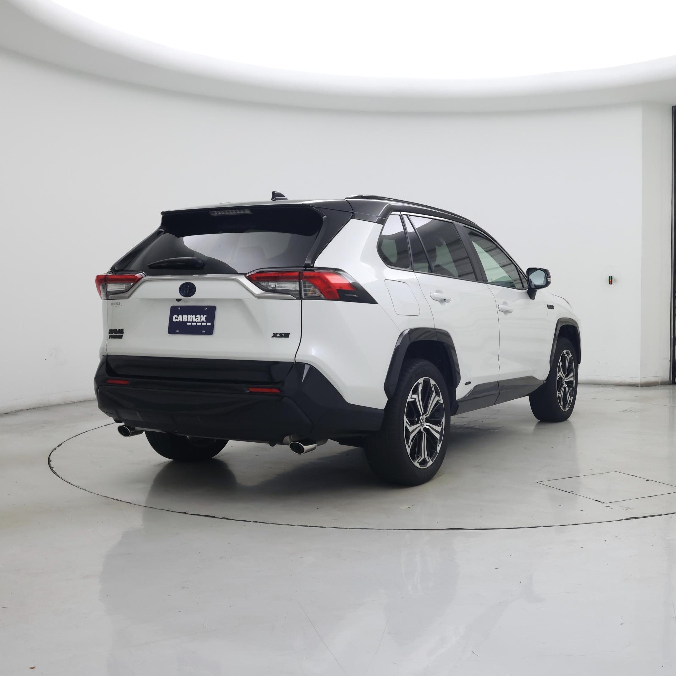 Thumbnail: 2023 Toyota RAV4 - 8