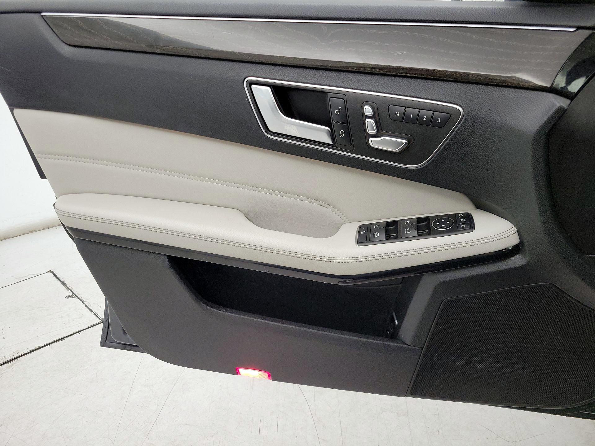 Thumbnail: 2016 Mercedes-Benz E-Class - 12