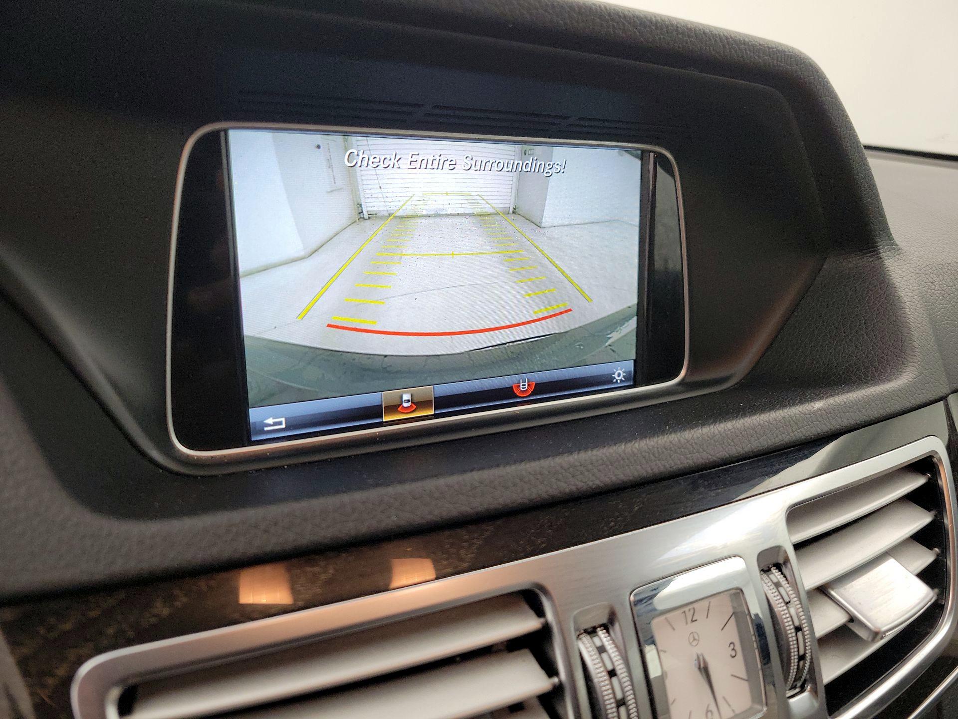 Thumbnail: 2016 Mercedes-Benz E-Class - 15