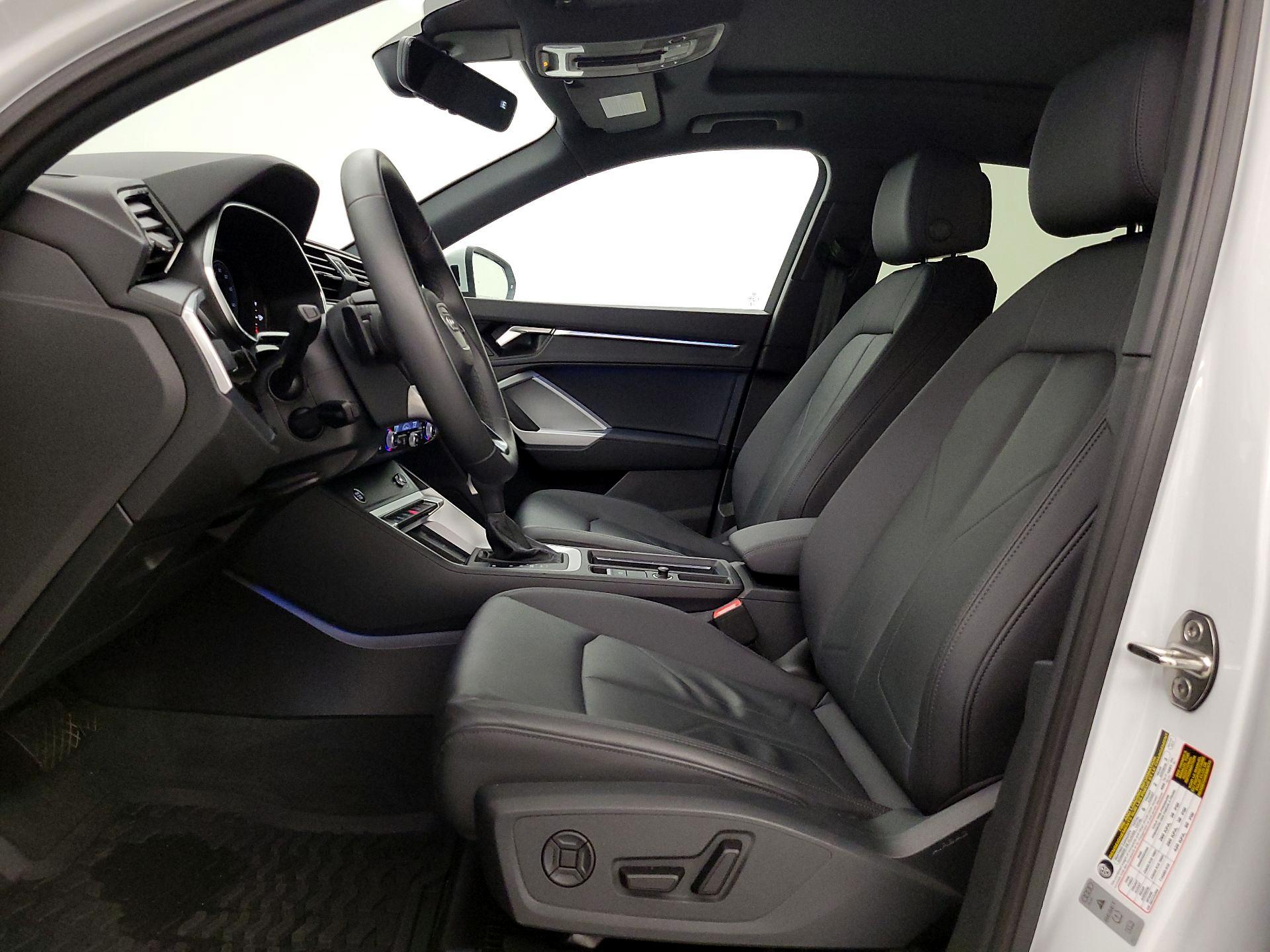 Thumbnail: 2025 Audi Q3 - 11