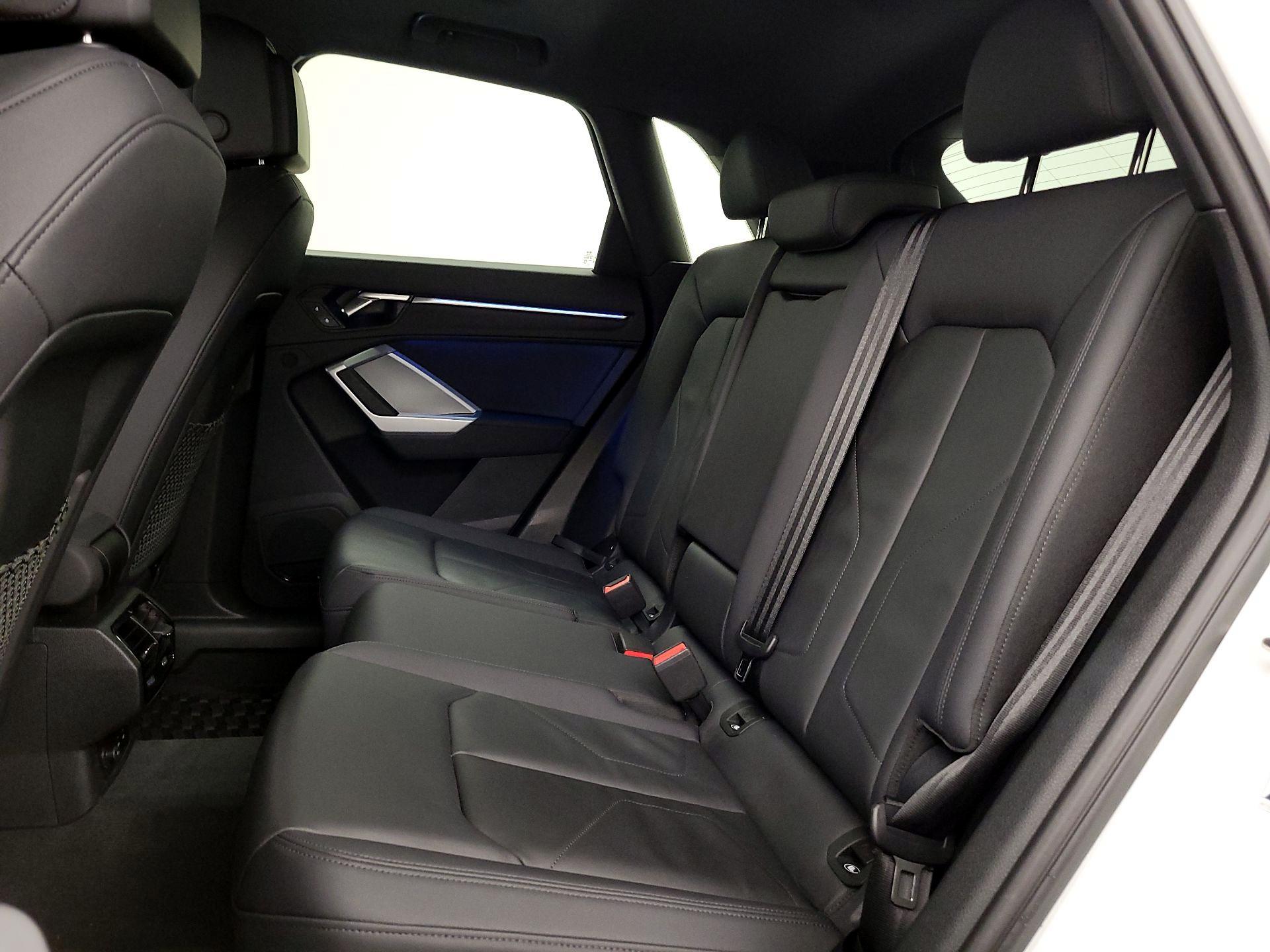 Thumbnail: 2025 Audi Q3 - 18