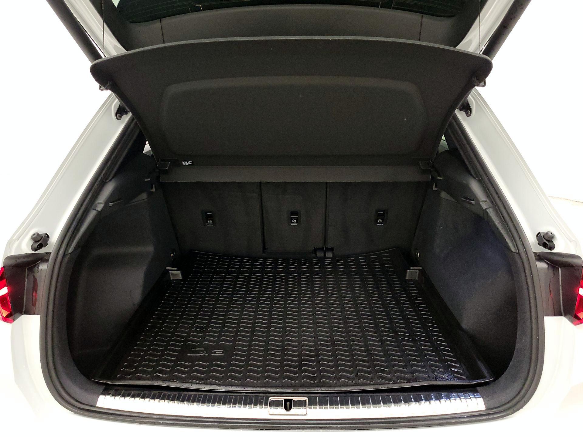 Thumbnail: 2025 Audi Q3 - 19