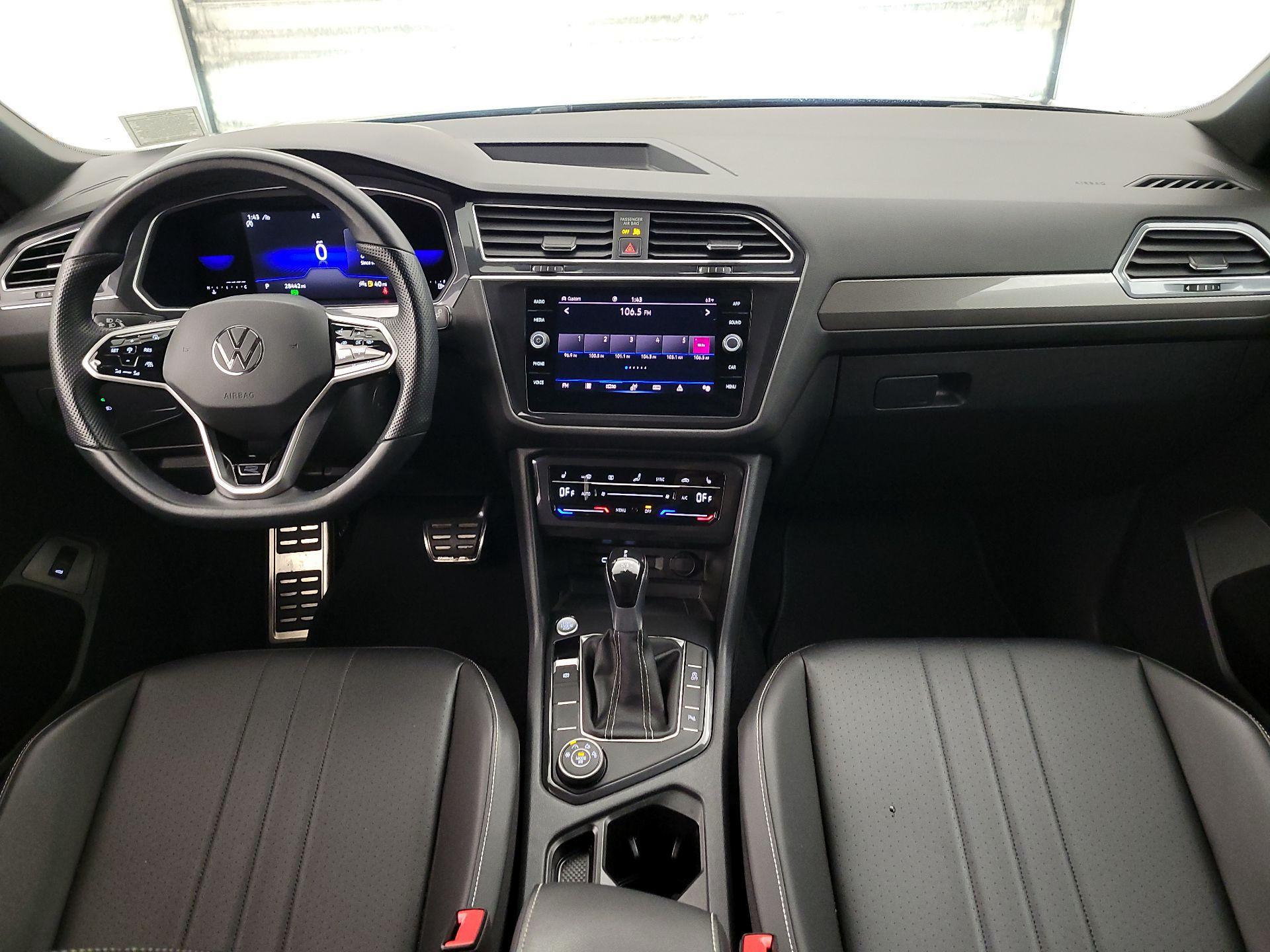 Thumbnail: 2022 Volkswagen Tiguan - 9