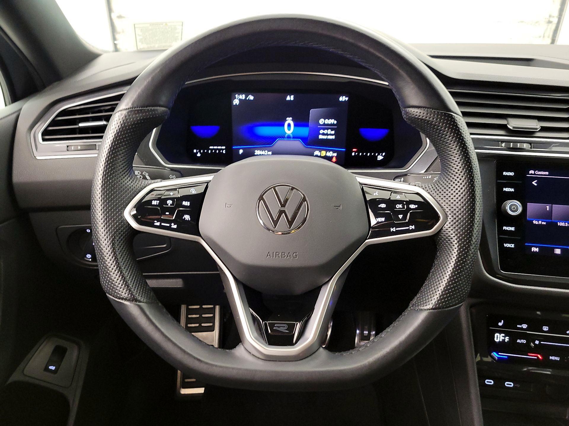 Thumbnail: 2022 Volkswagen Tiguan - 10