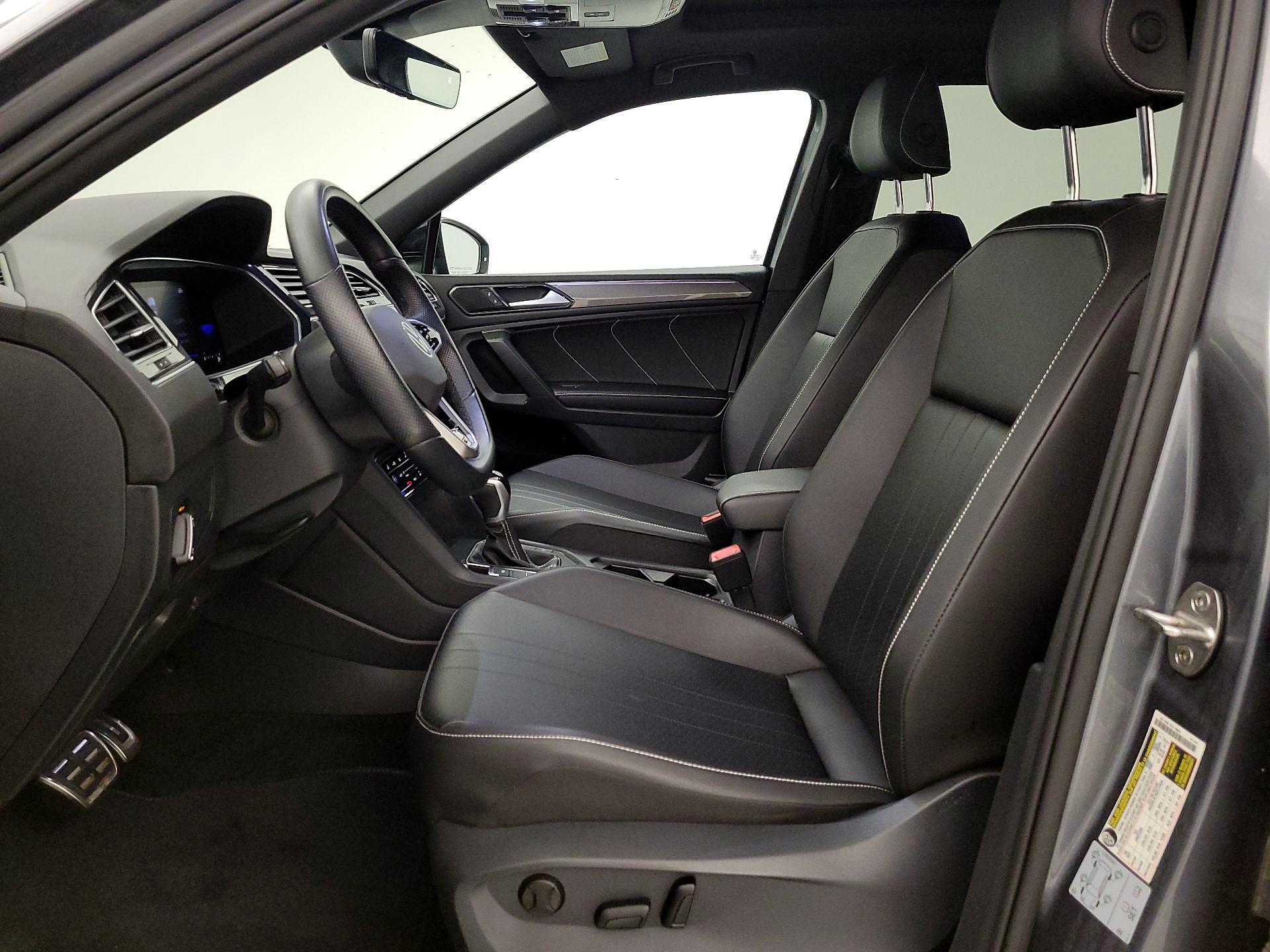 Thumbnail: 2022 Volkswagen Tiguan - 11