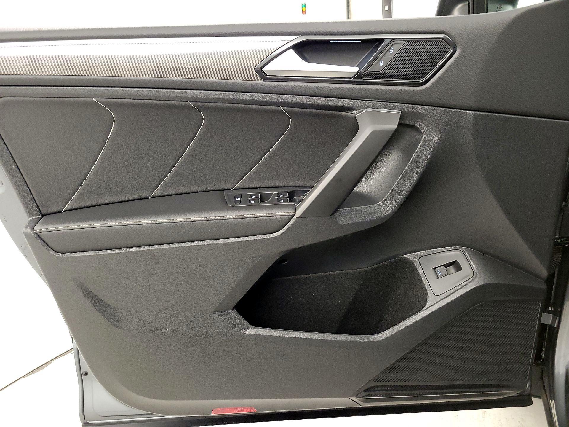 Thumbnail: 2022 Volkswagen Tiguan - 12