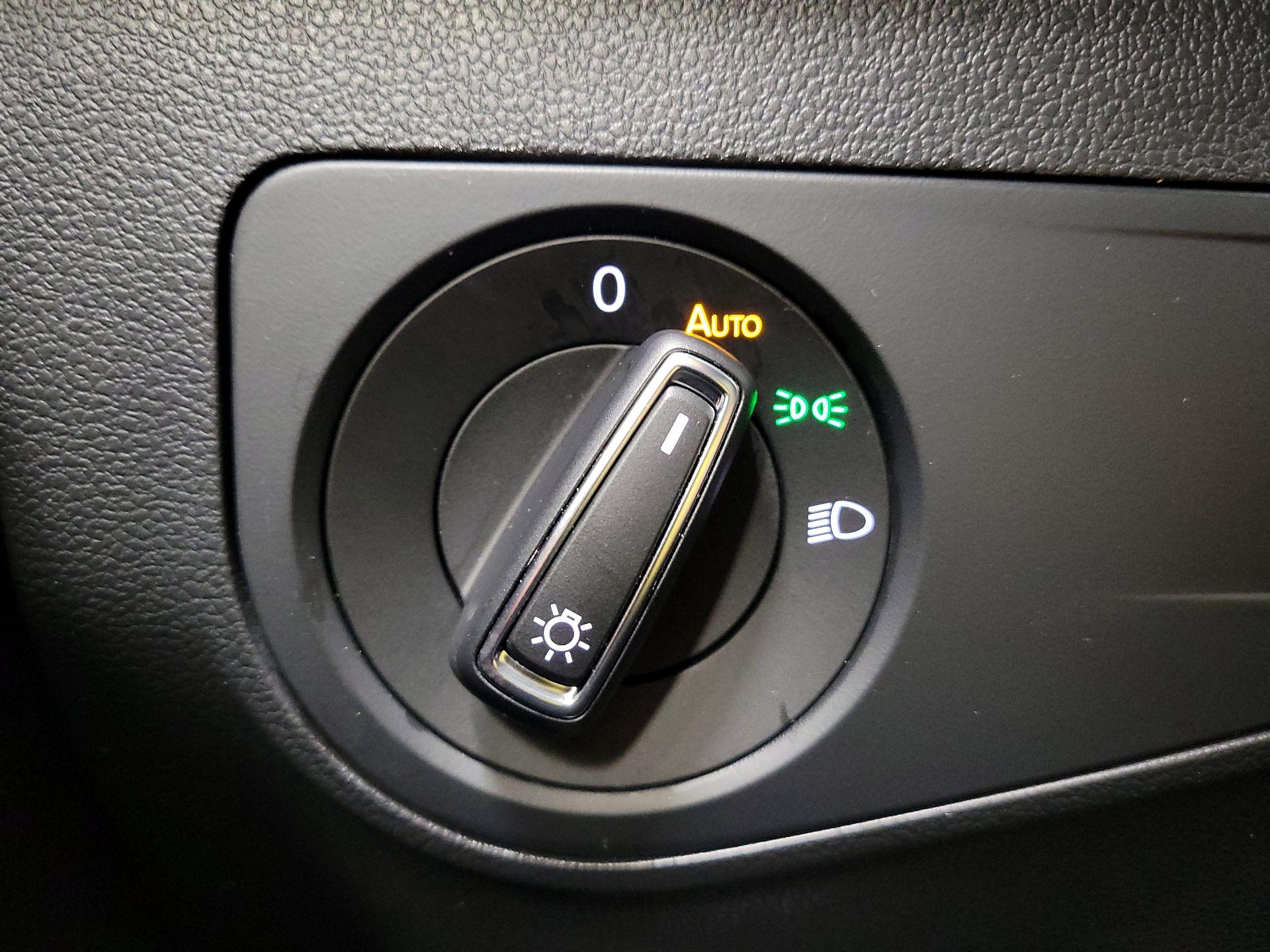 Thumbnail: 2022 Volkswagen Tiguan - 13