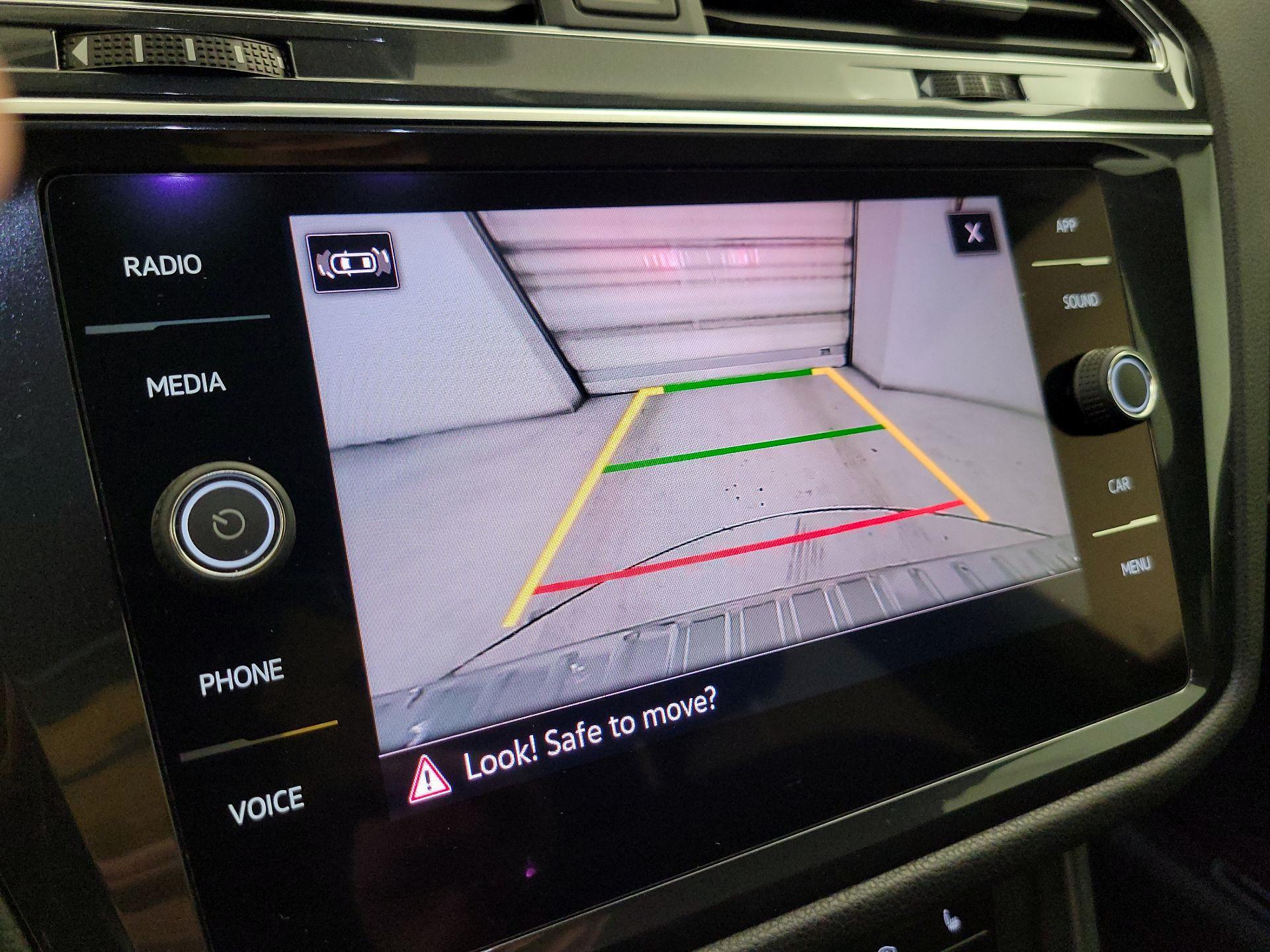 Thumbnail: 2022 Volkswagen Tiguan - 14