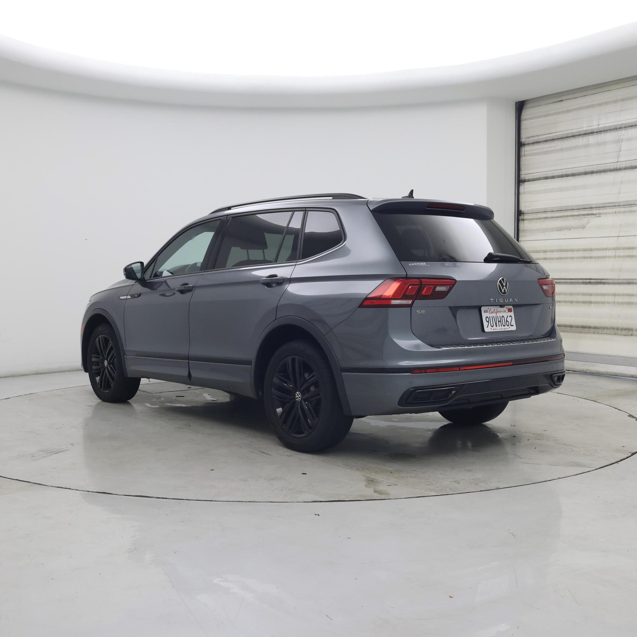 Thumbnail: 2022 Volkswagen Tiguan - 2