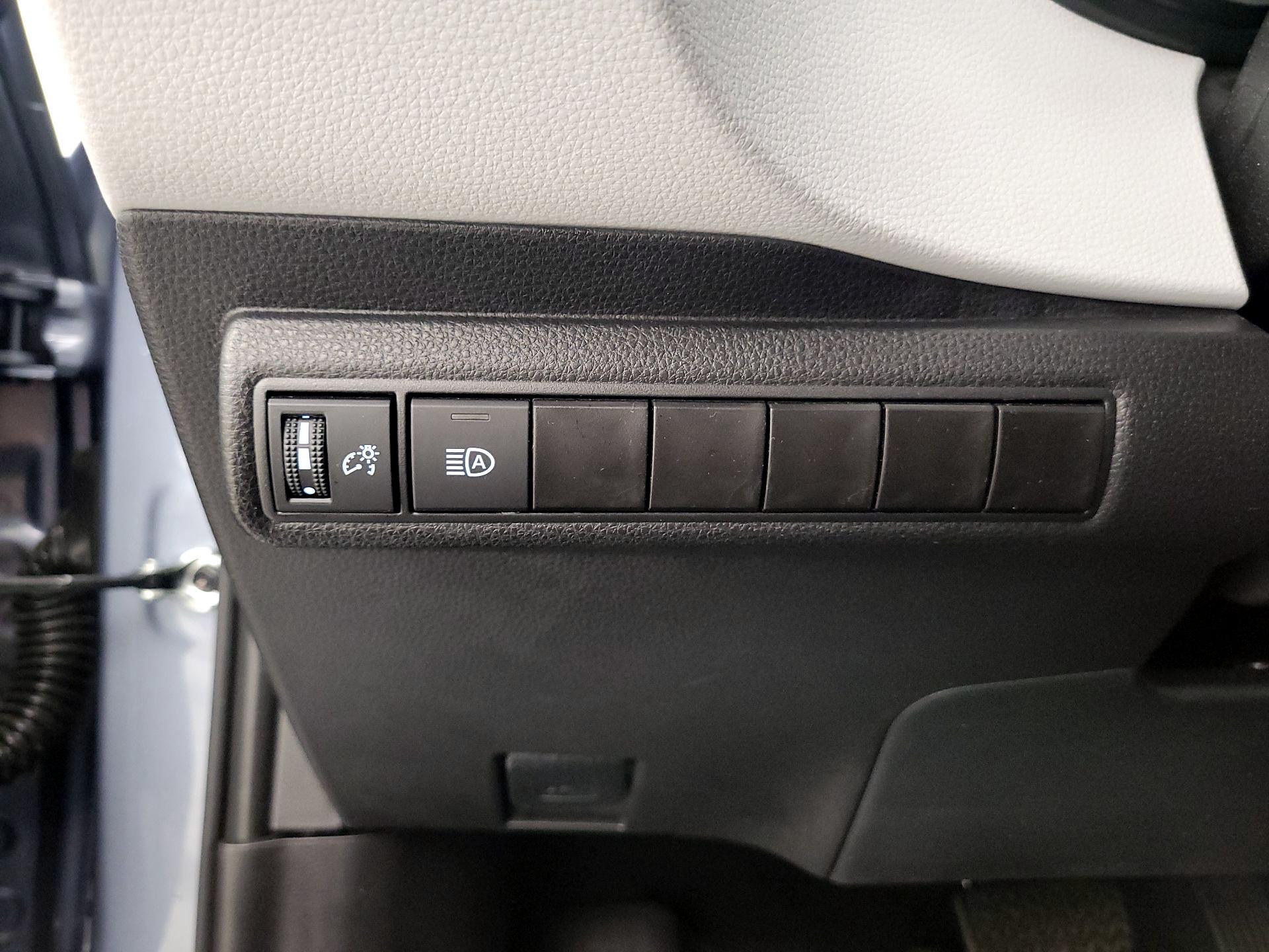 Thumbnail: 2025 Toyota Corolla - 13