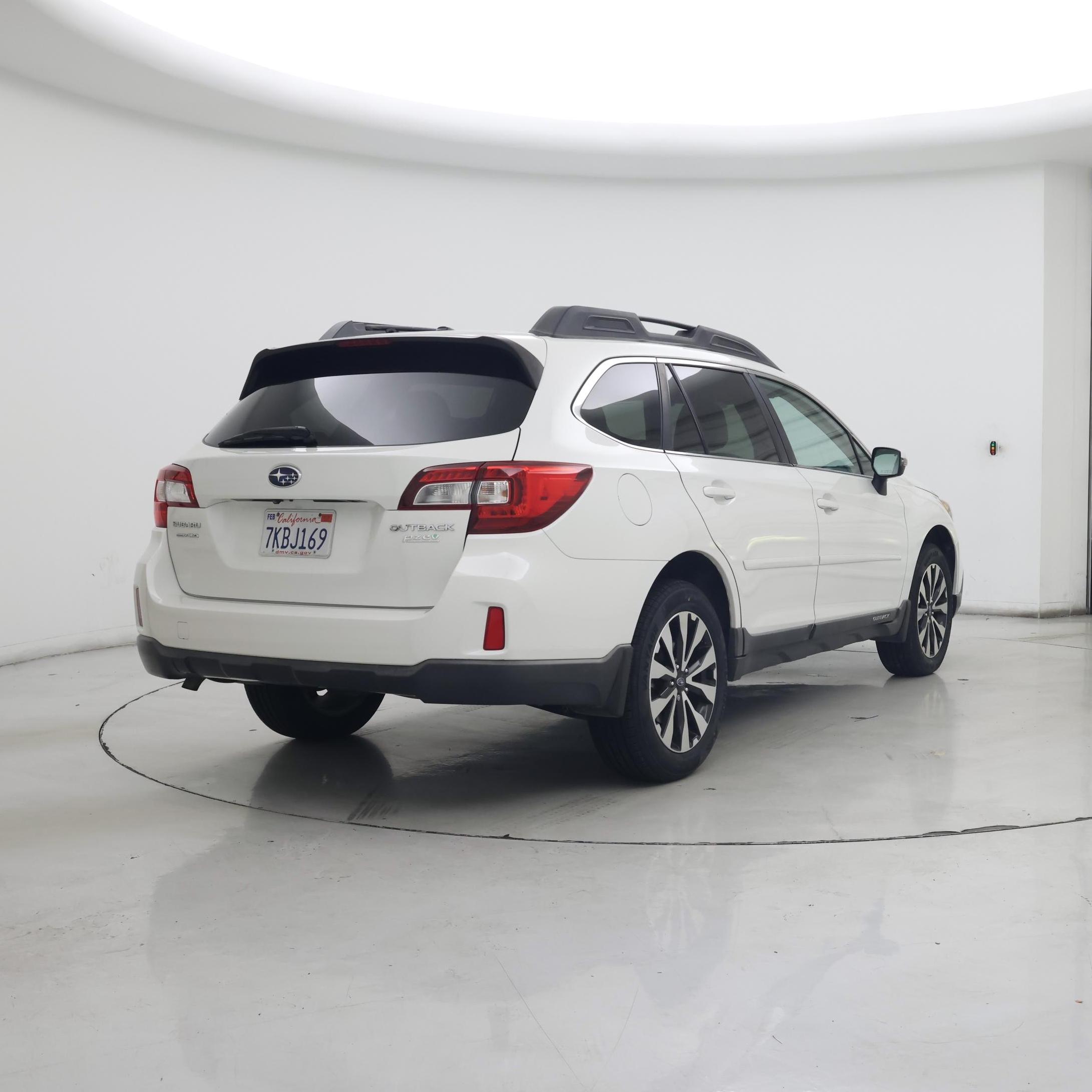 Thumbnail: 2015 Subaru Outback - 8