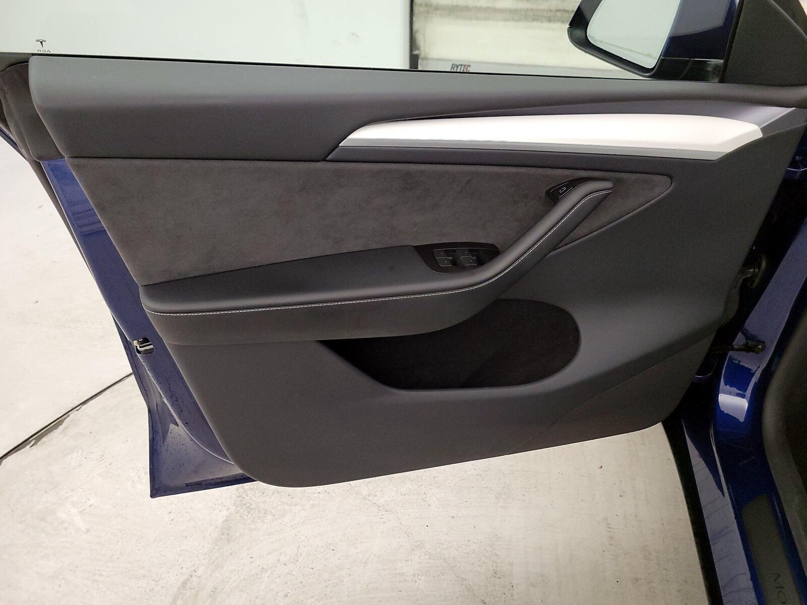 2023 Tesla Model Y Long Range - Photo 13