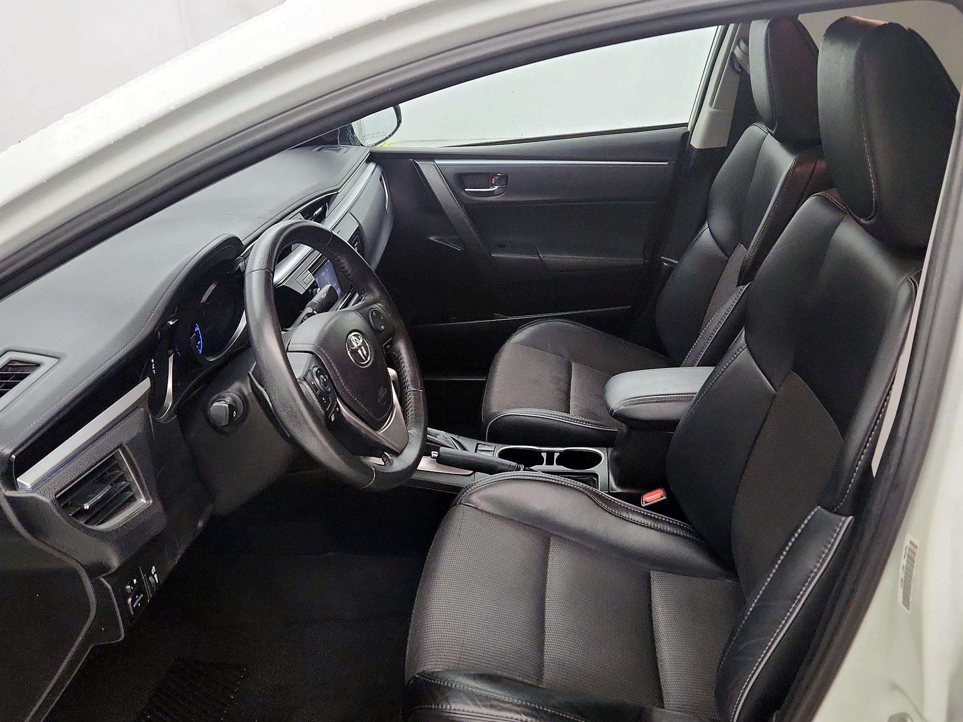 Thumbnail: 2015 Toyota Corolla - 11