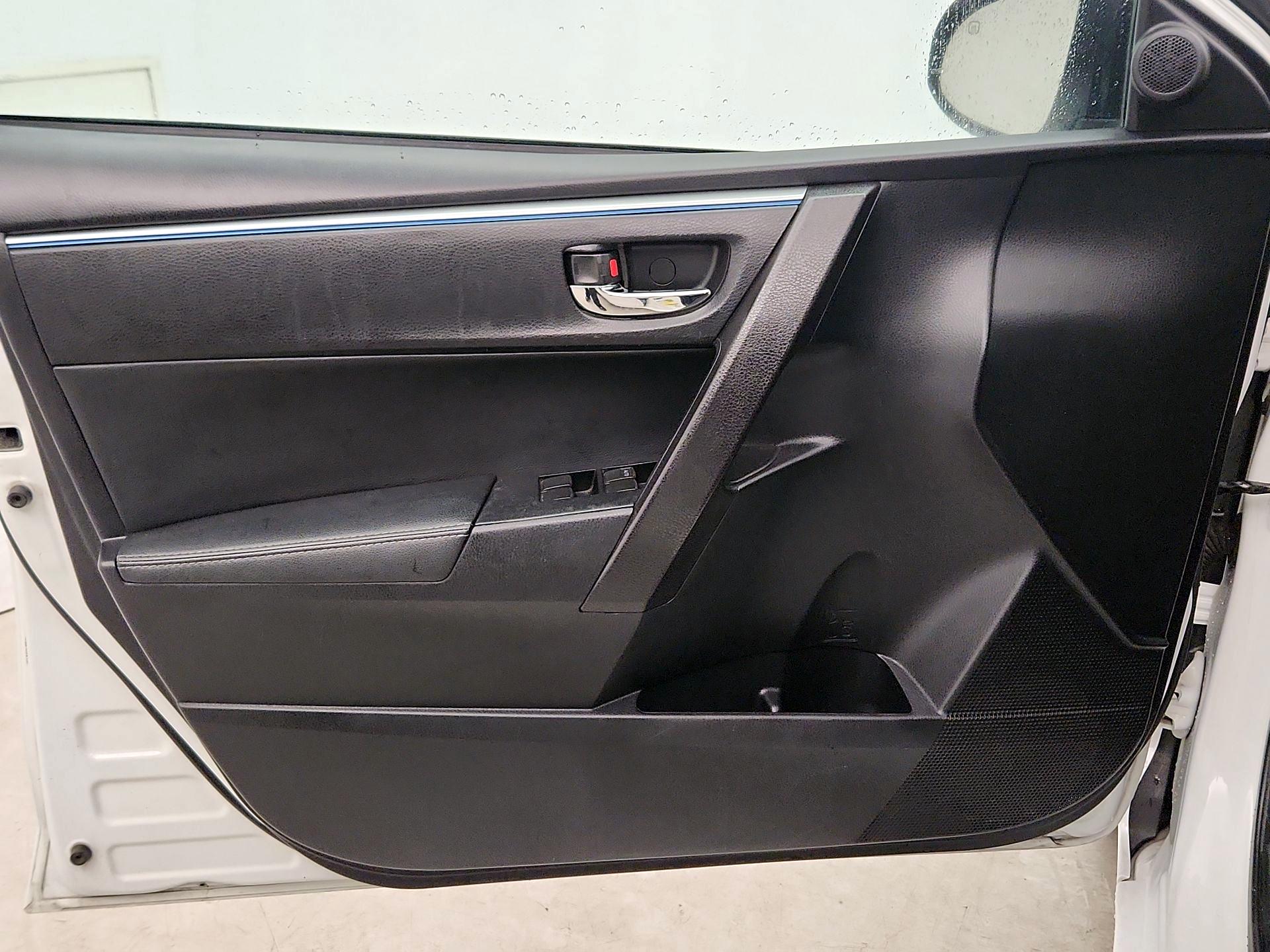 Thumbnail: 2015 Toyota Corolla - 12