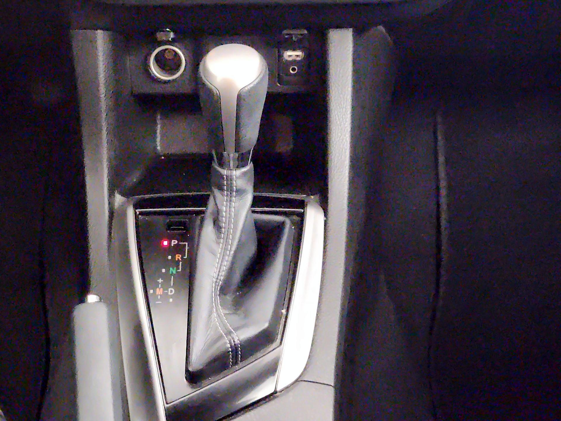 Thumbnail: 2015 Toyota Corolla - 17