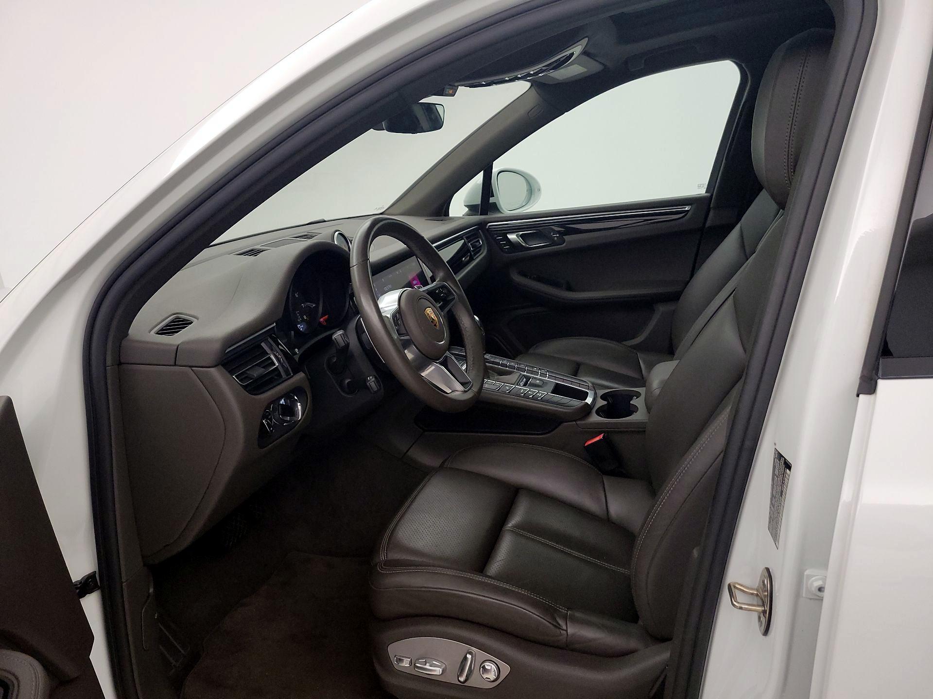 Thumbnail: 2021 Porsche Macan - 11