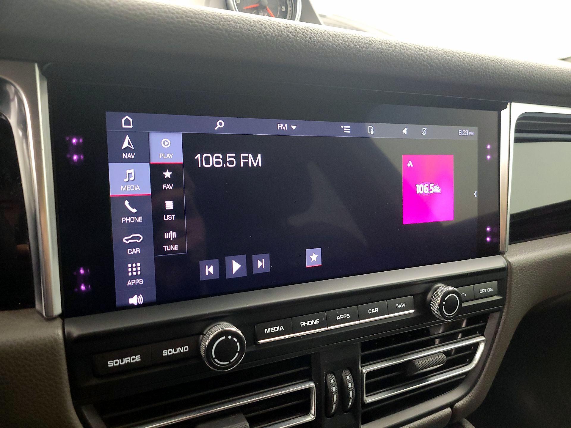 Thumbnail: 2021 Porsche Macan - 16