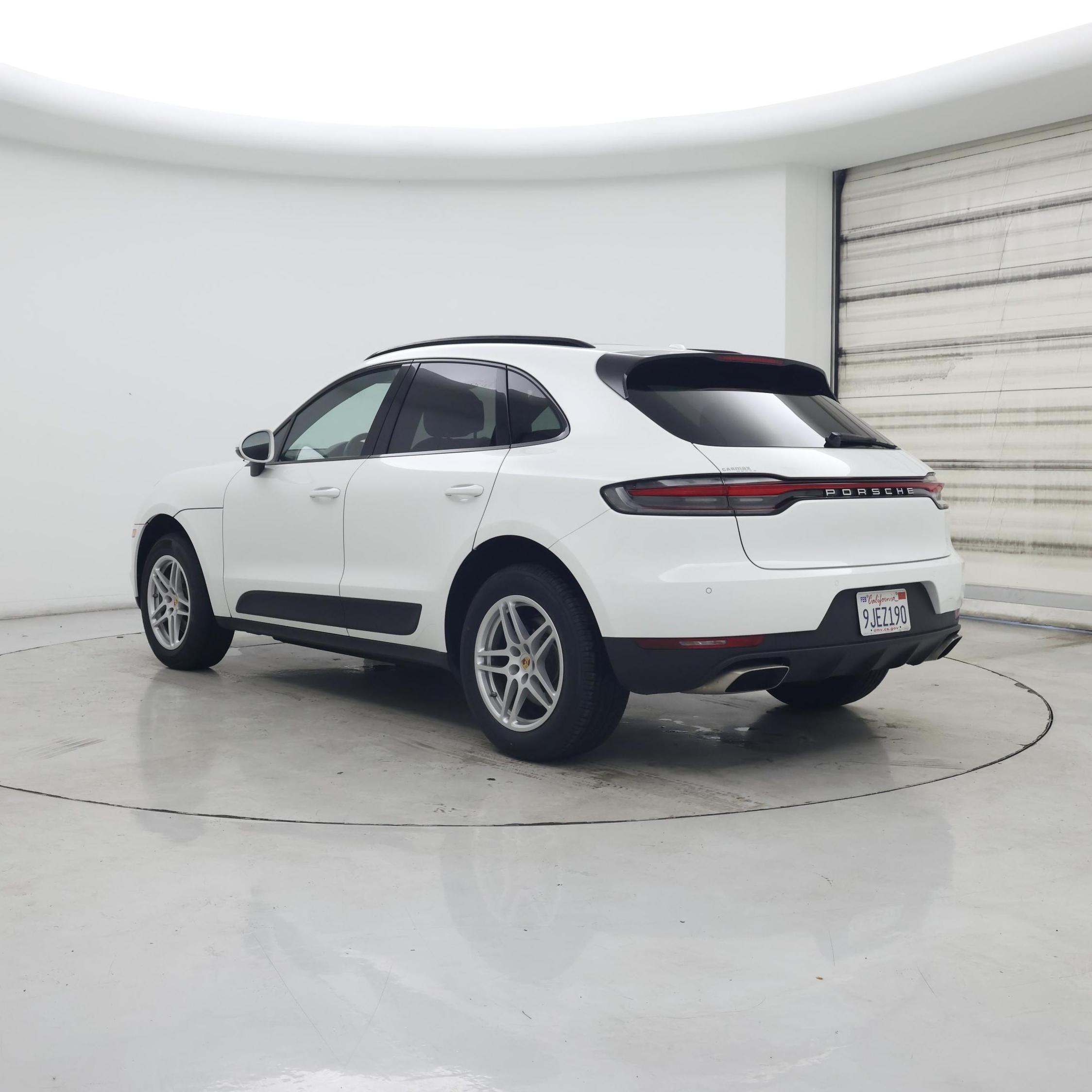 Thumbnail: 2021 Porsche Macan - 2