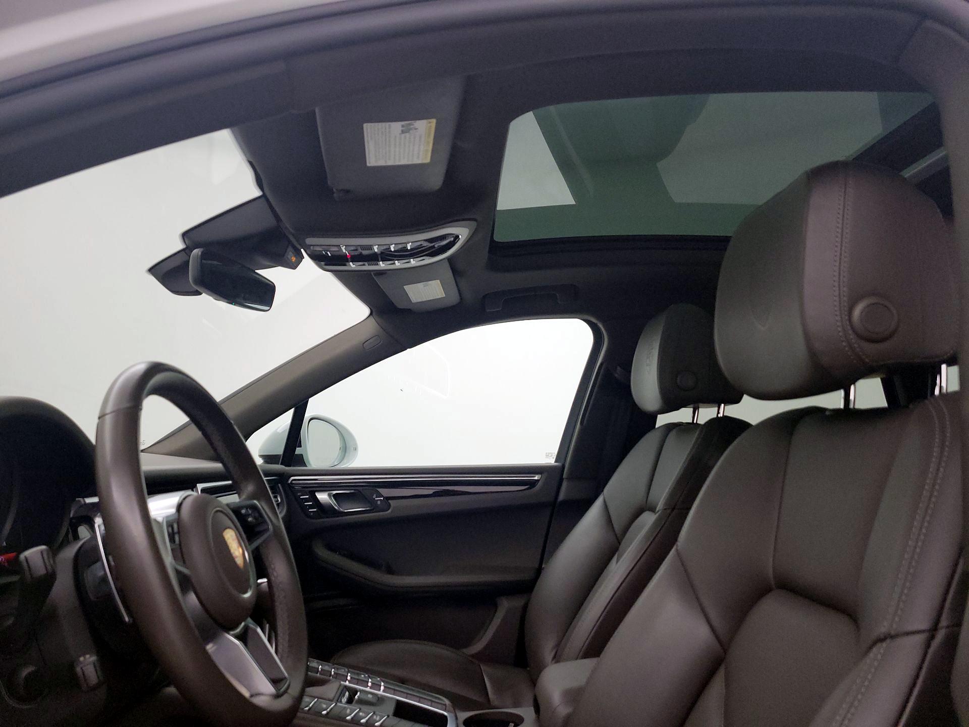 Thumbnail: 2021 Porsche Macan - 19