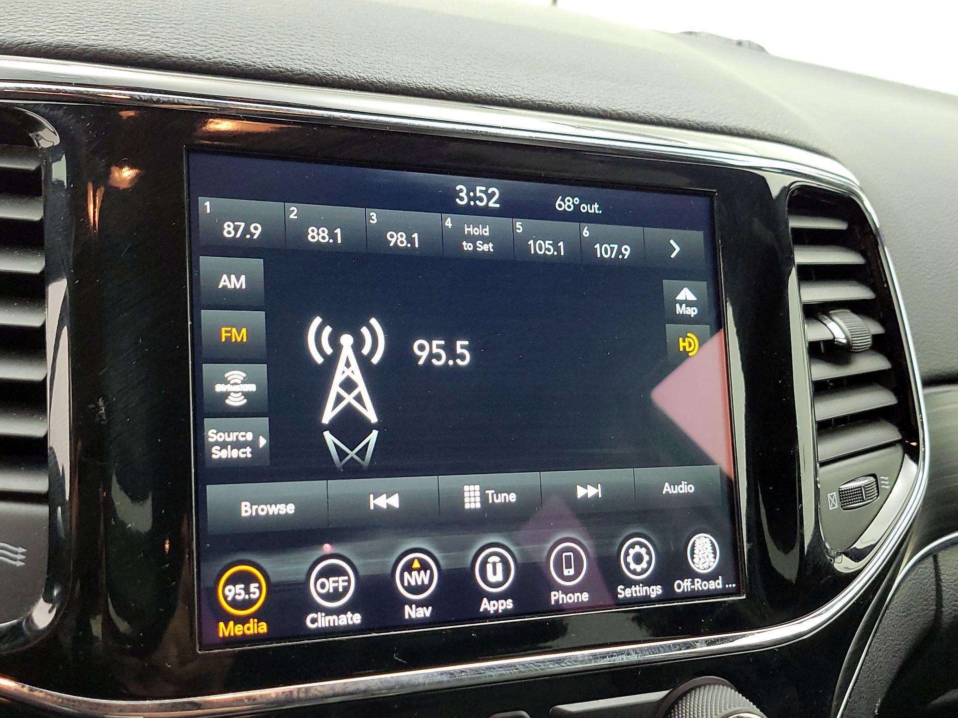 Thumbnail: 2019 Jeep Grand Cherokee - 16