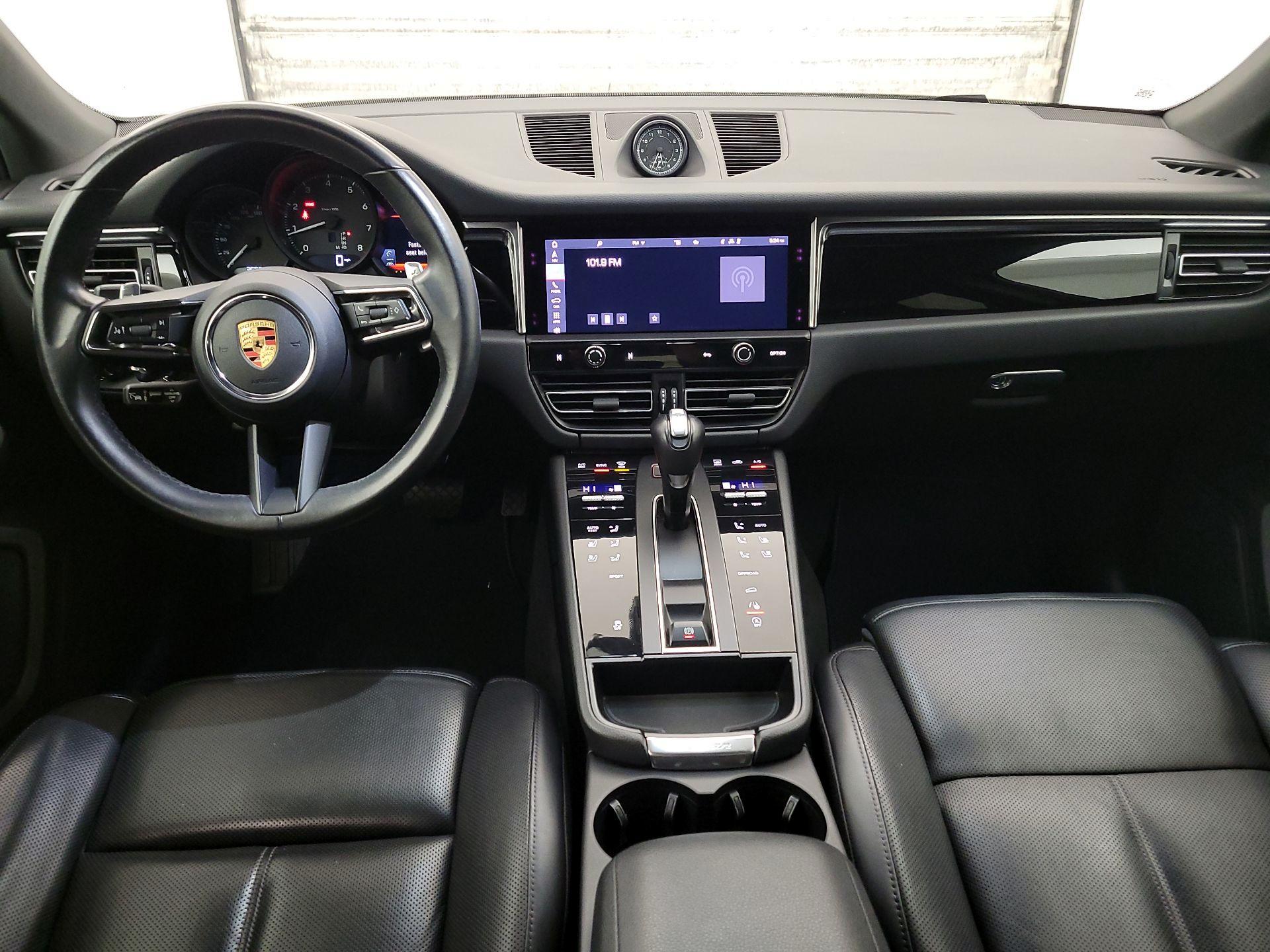 Thumbnail: 2024 Porsche Macan - 9