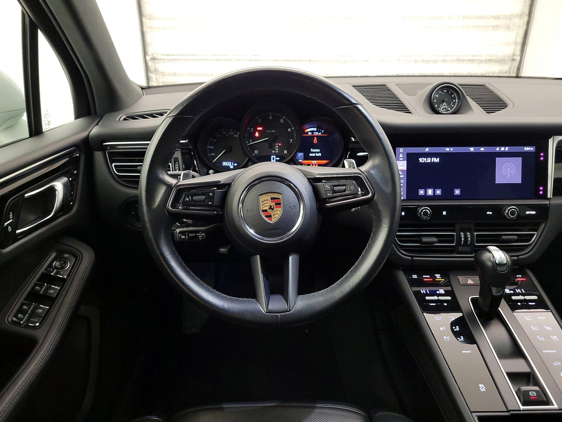 Thumbnail: 2024 Porsche Macan - 10