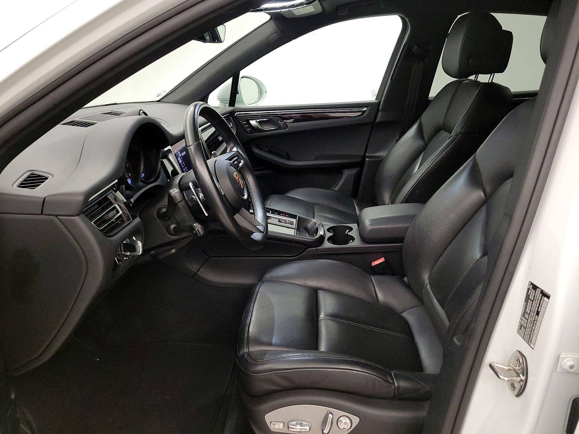 Thumbnail: 2024 Porsche Macan - 11