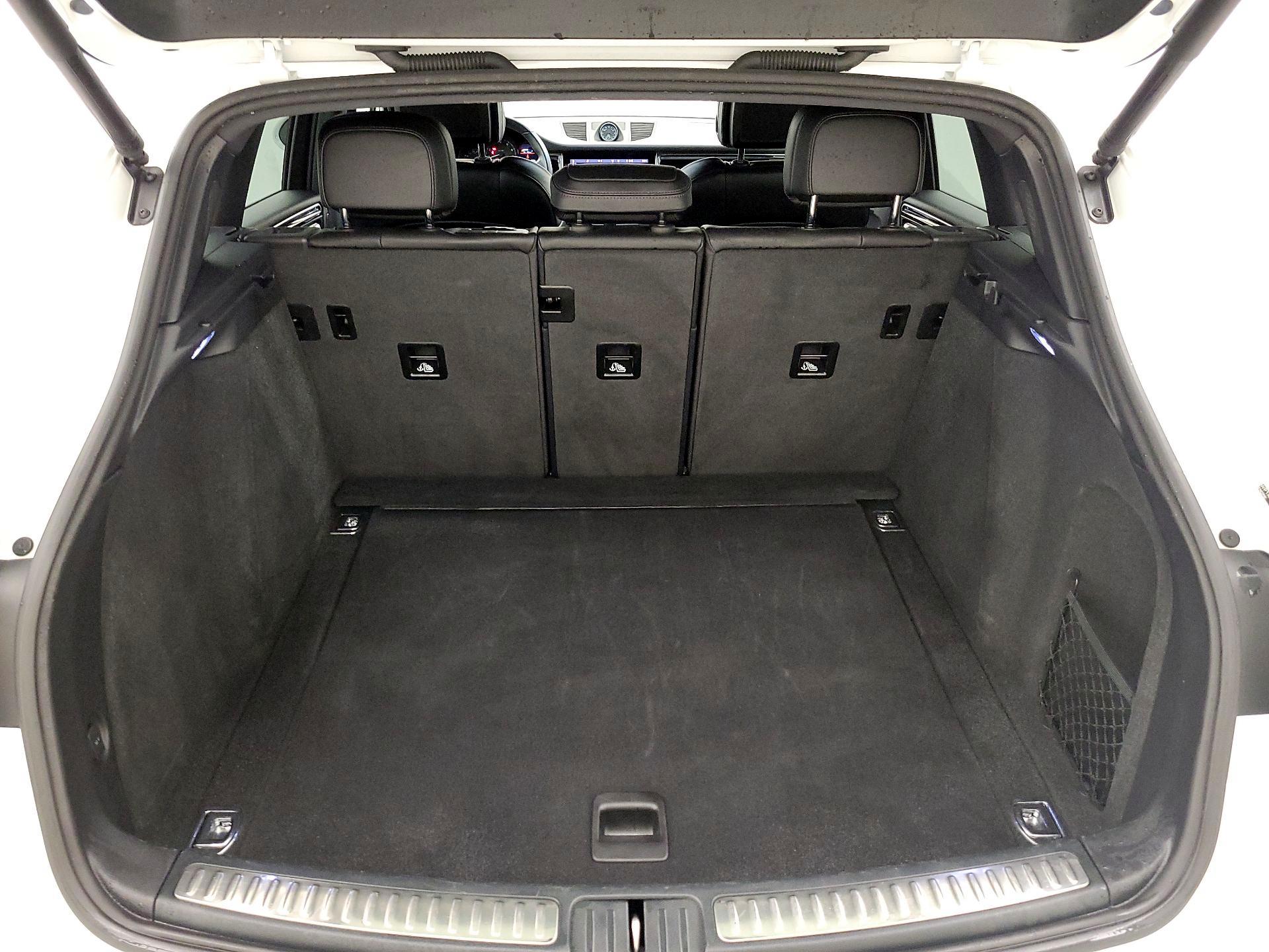 Thumbnail: 2024 Porsche Macan - 18