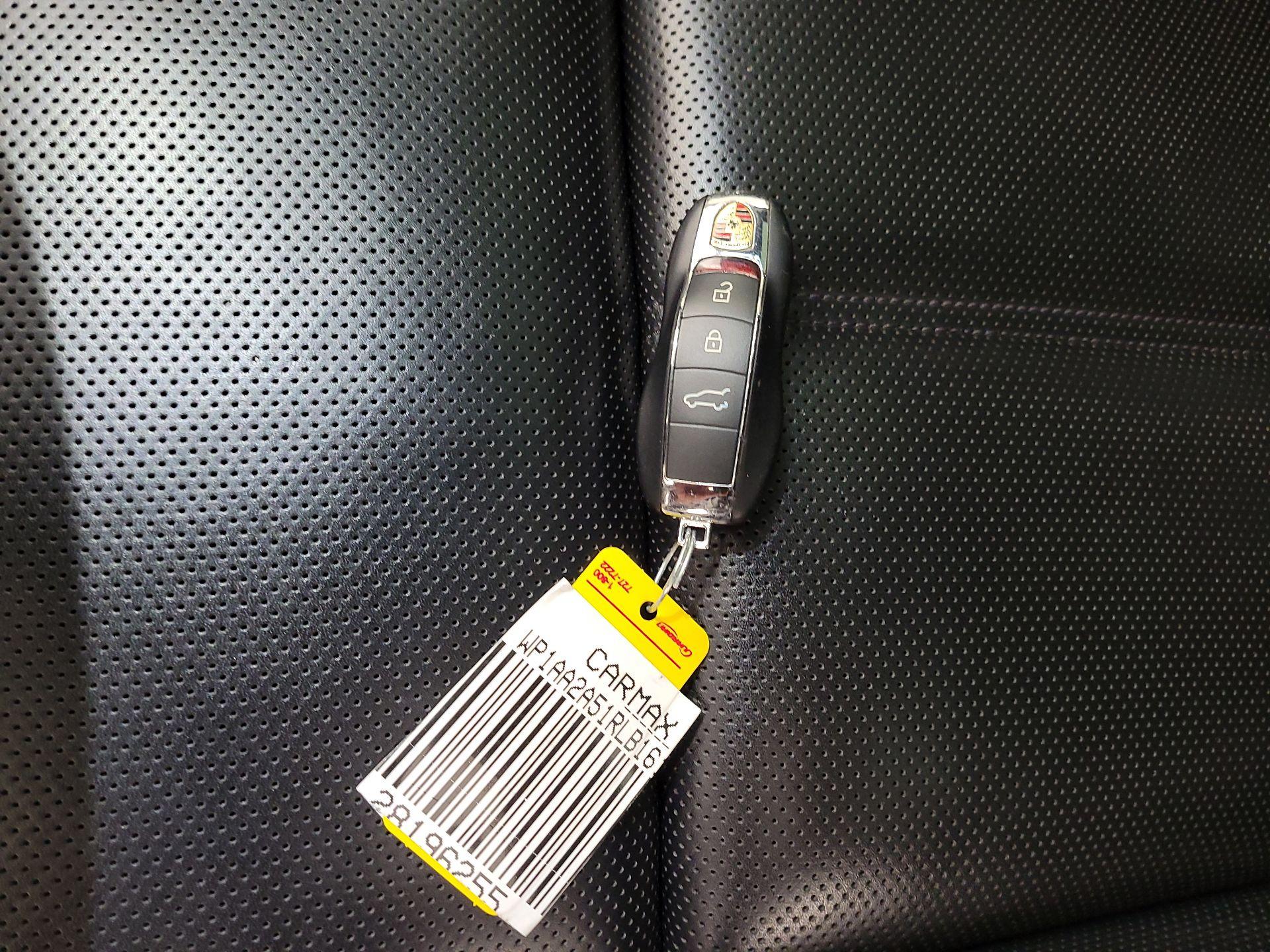 Thumbnail: 2024 Porsche Macan - 20