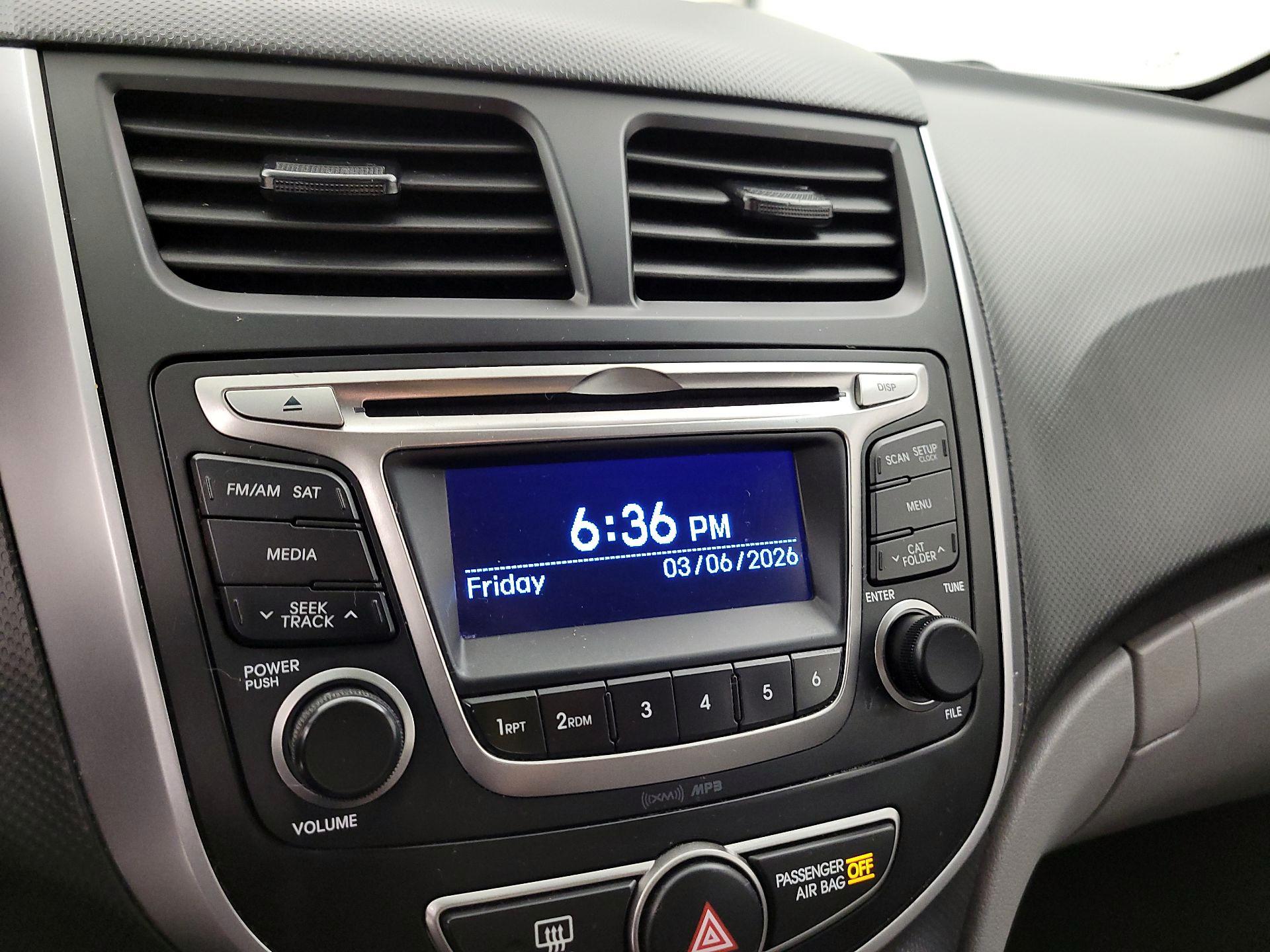 Thumbnail: 2015 Hyundai Accent - 14