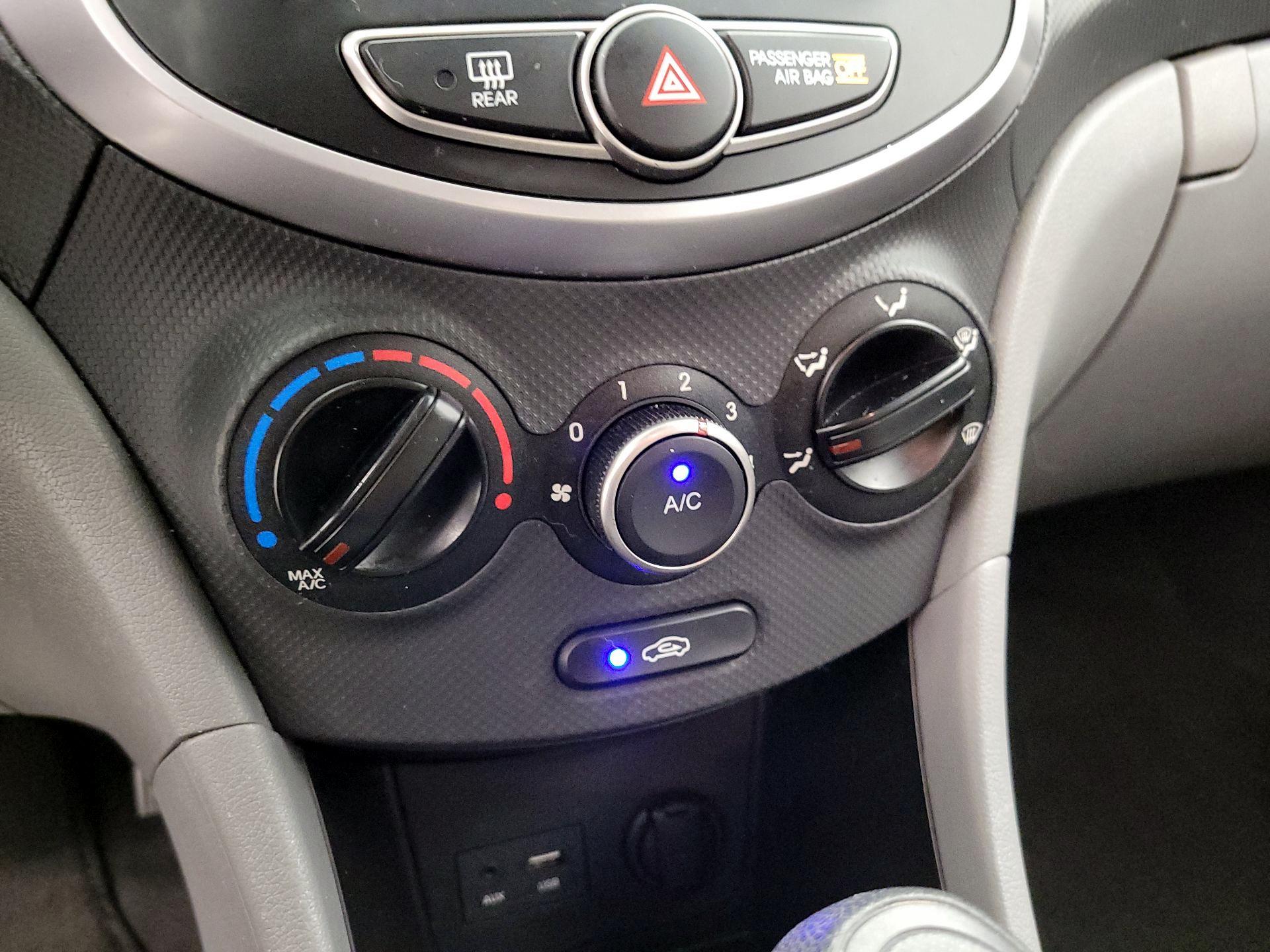 Thumbnail: 2015 Hyundai Accent - 15