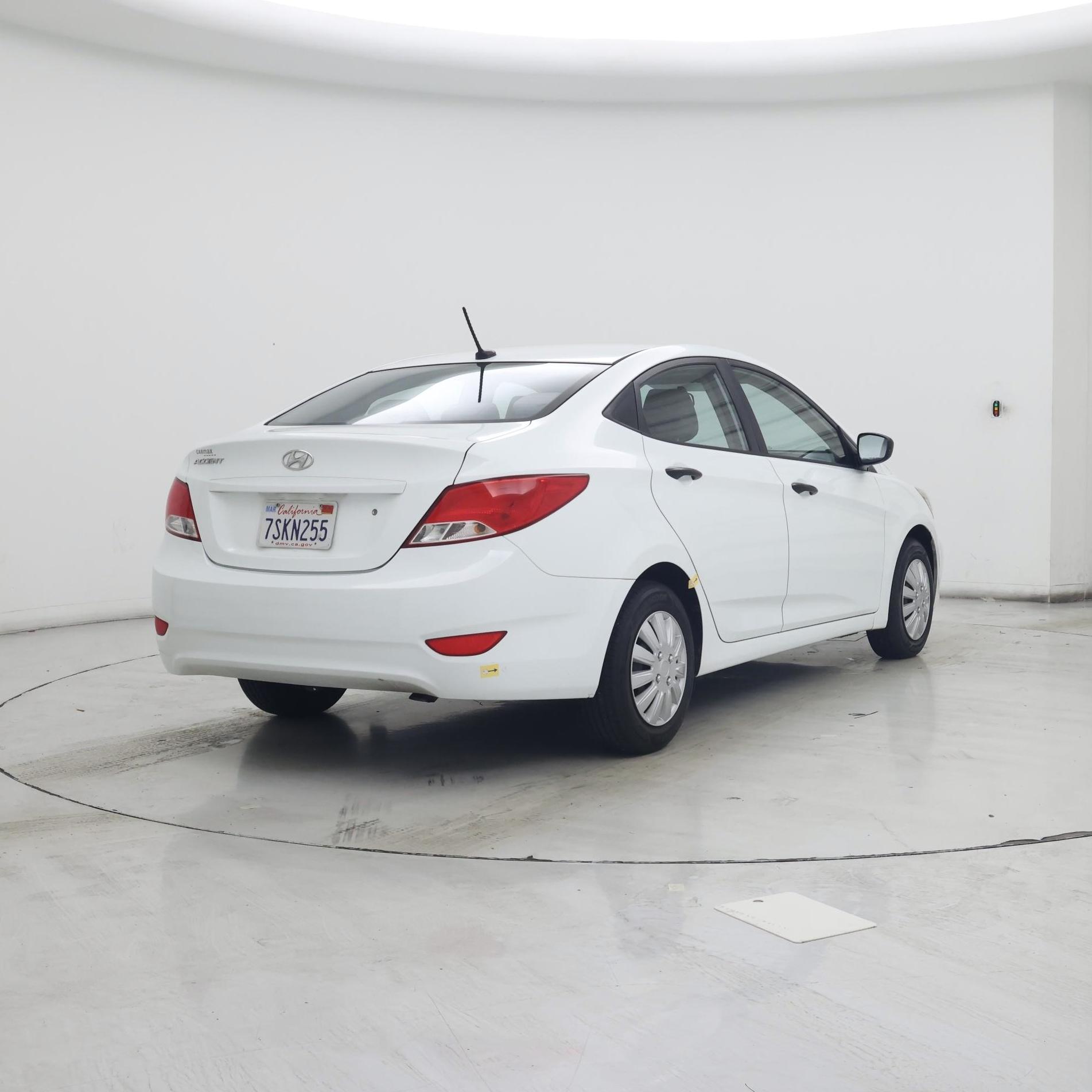 Thumbnail: 2015 Hyundai Accent - 8