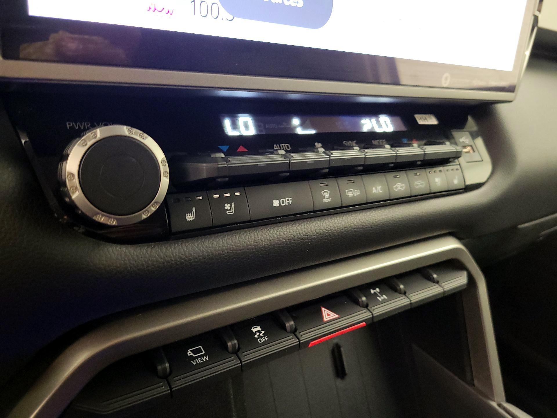 Thumbnail: 2023 Toyota Tundra - 15