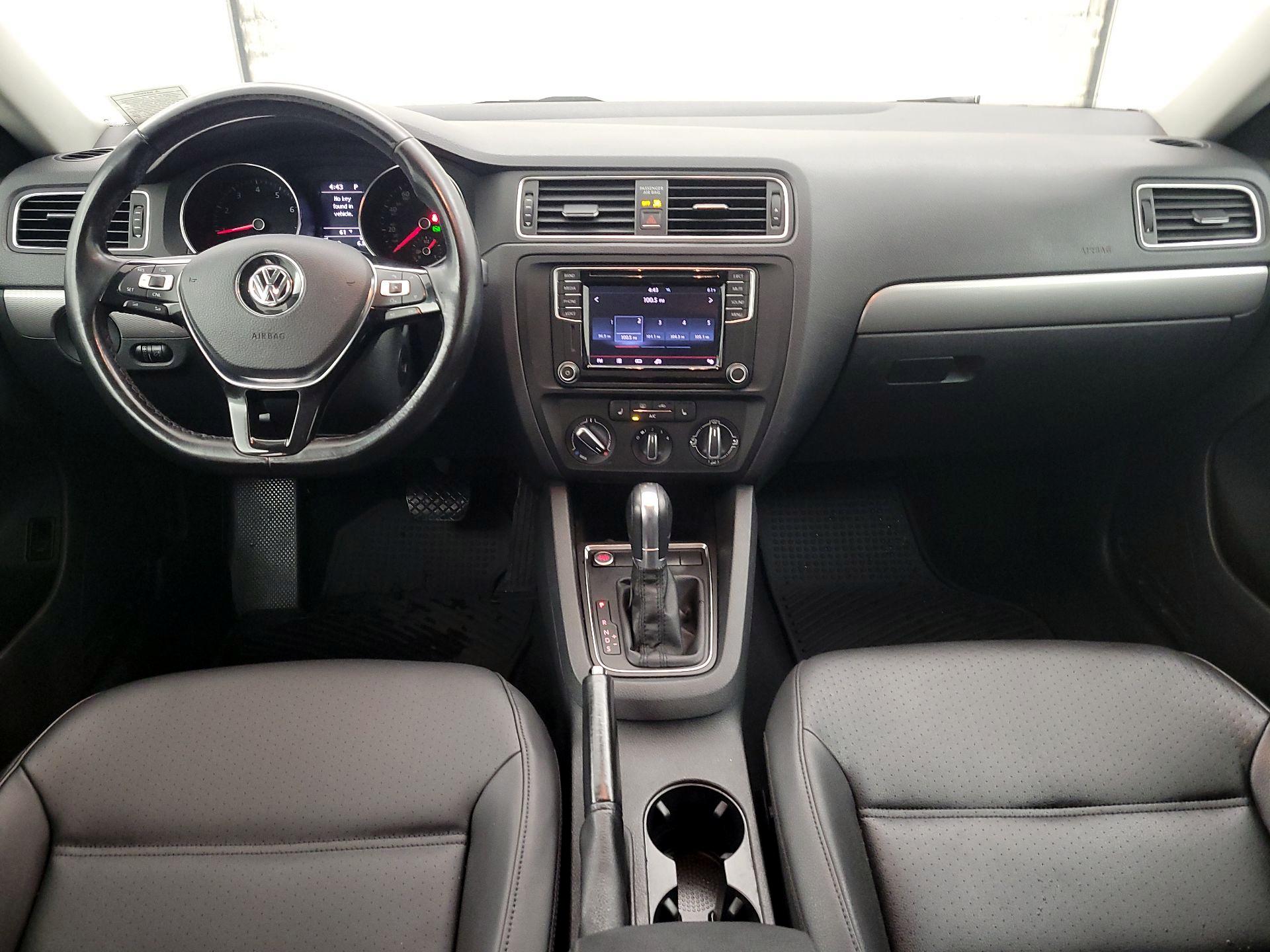 Thumbnail: 2017 Volkswagen Jetta - 9