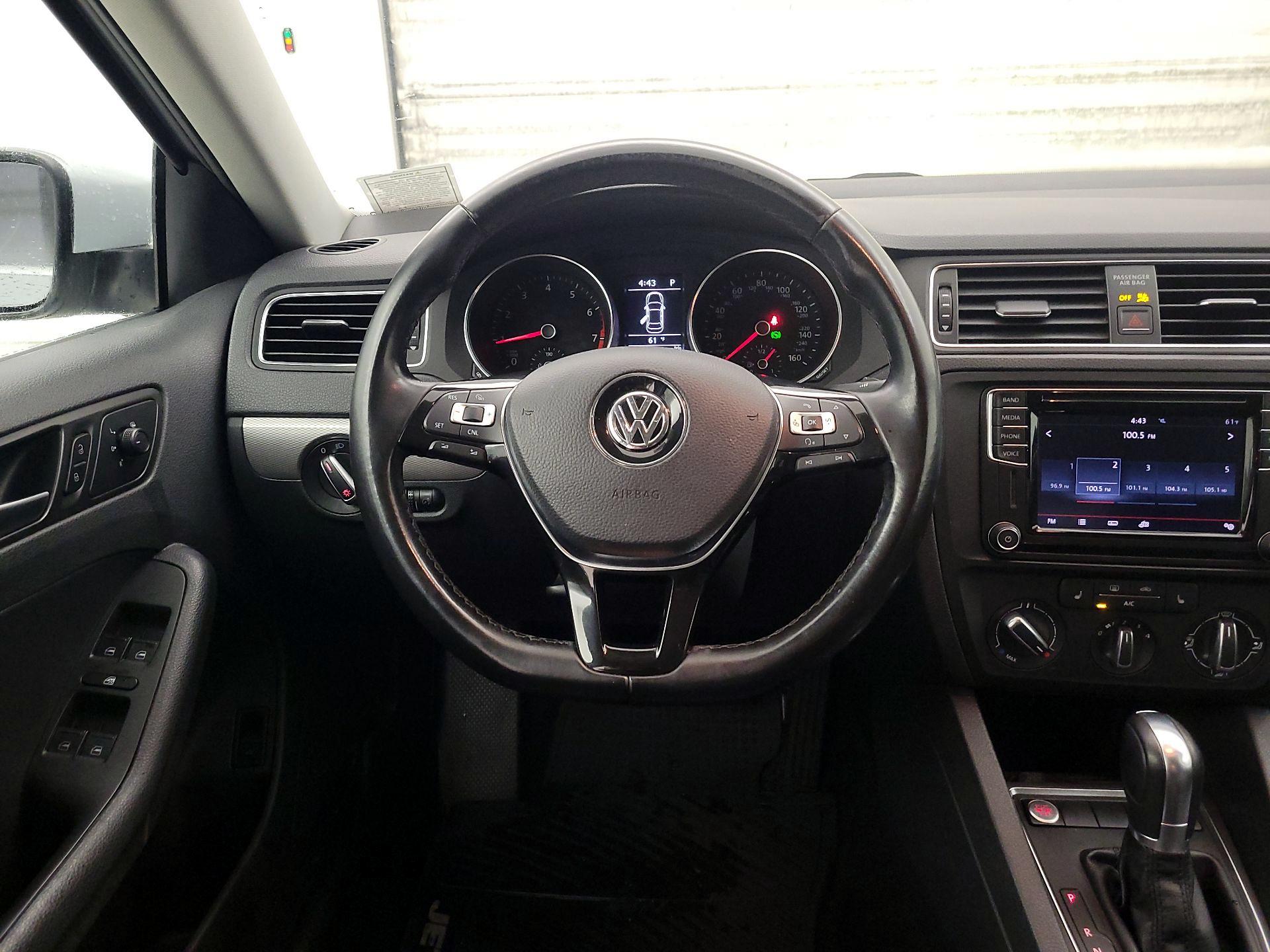 Thumbnail: 2017 Volkswagen Jetta - 10