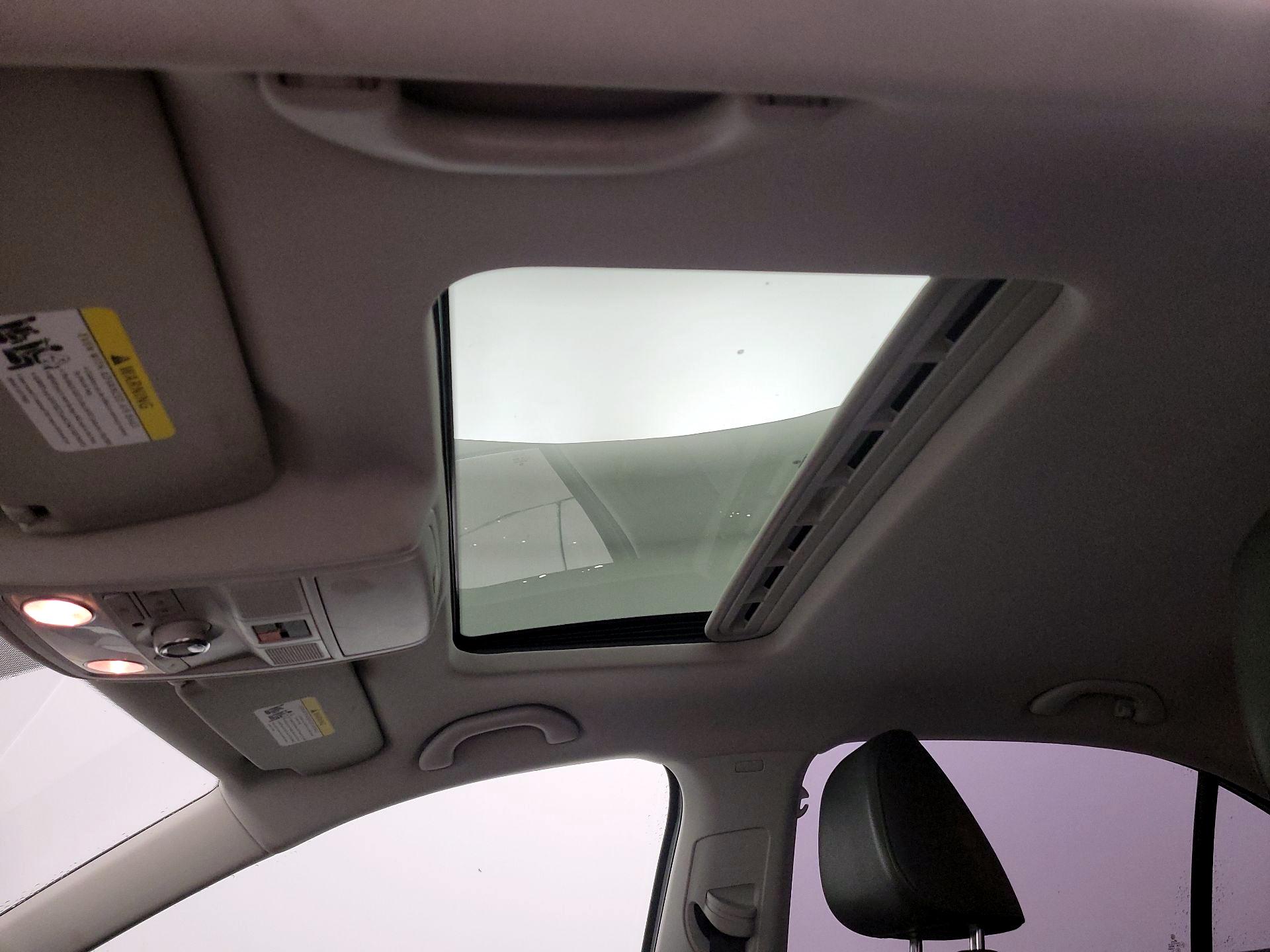 Thumbnail: 2017 Volkswagen Jetta - 17