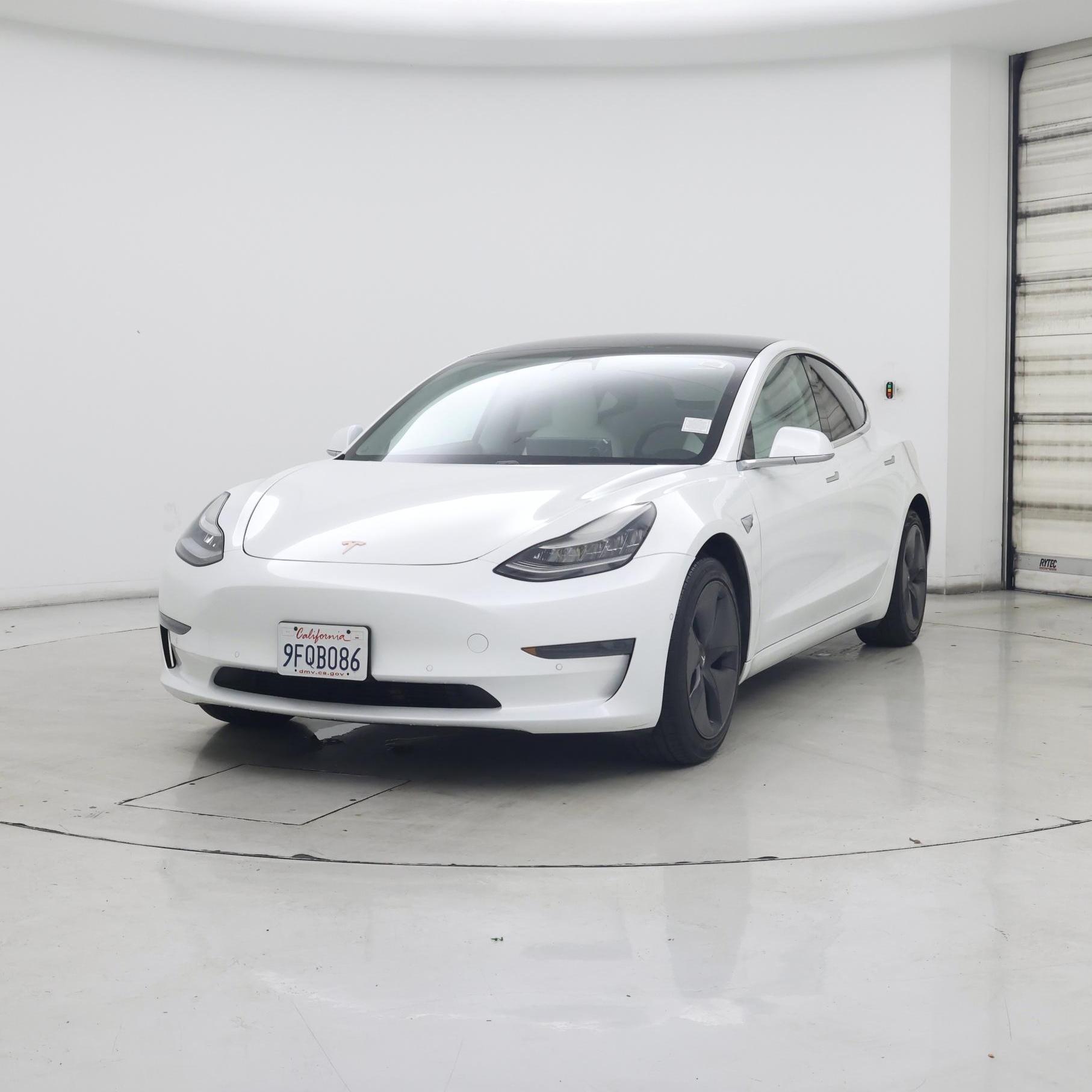 Thumbnail: 2020 Tesla Model 3 - 4
